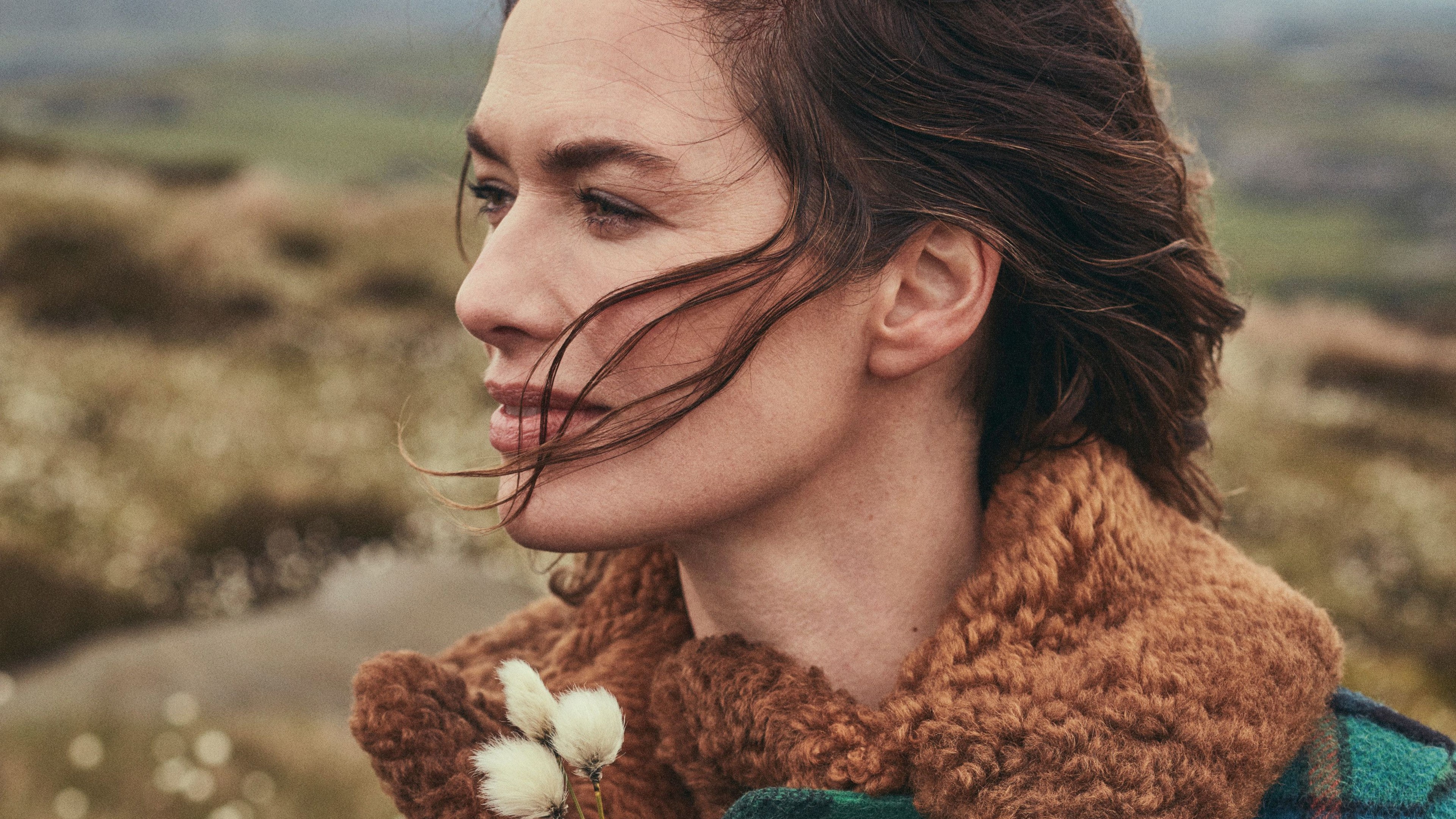 Lena Headey HD Wallpaper