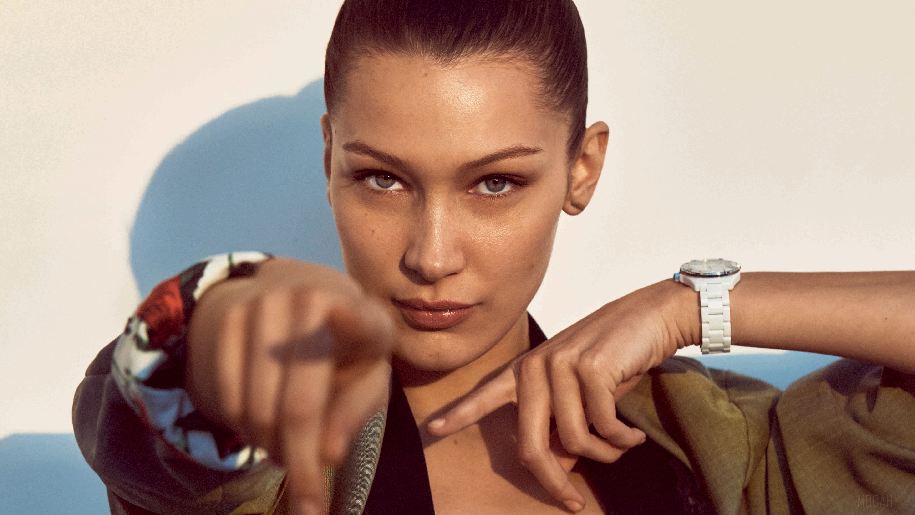 Bella Hadid HD Wallpaper