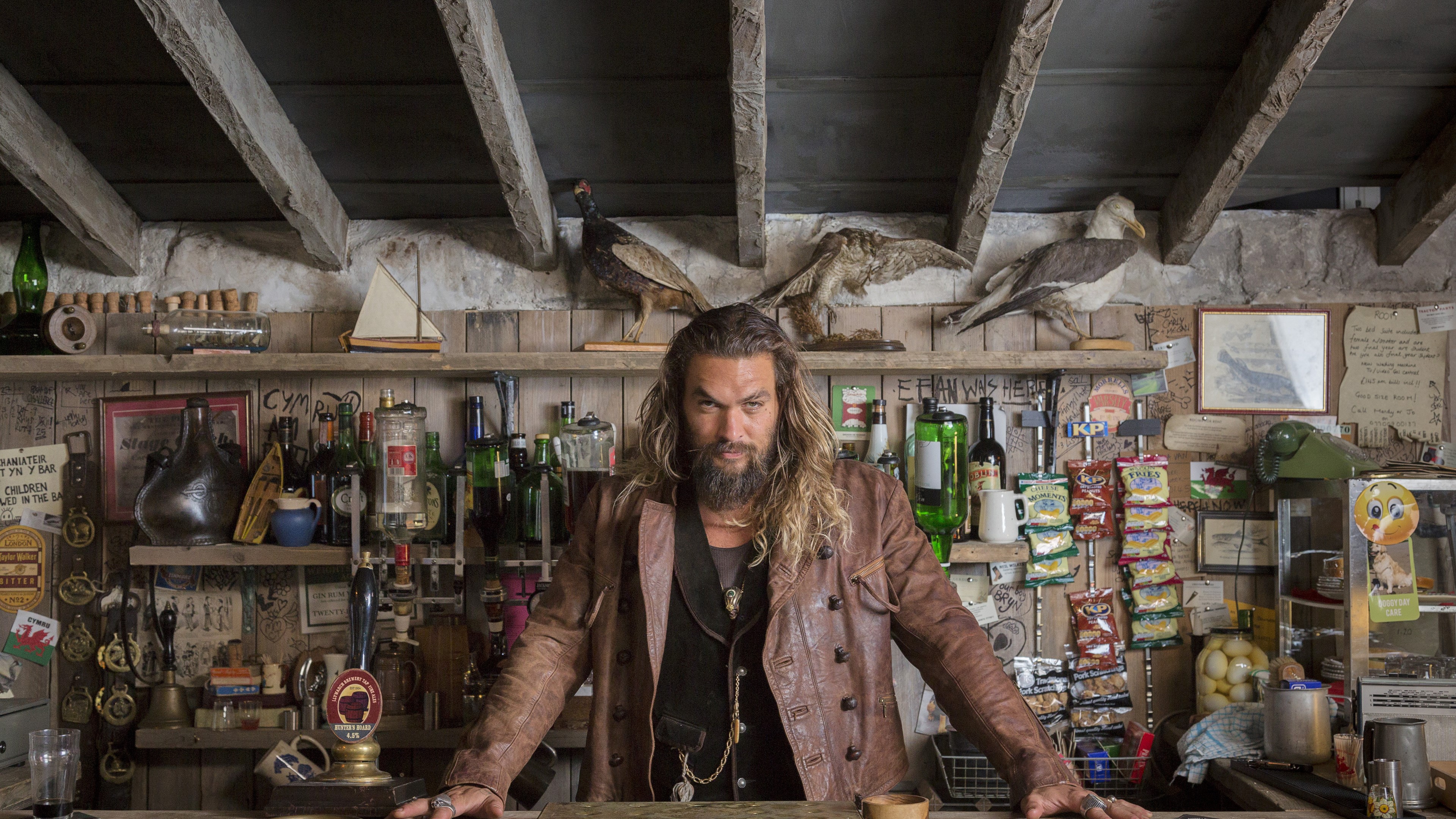 Jason Momoa in a bar HD Wallpaper
