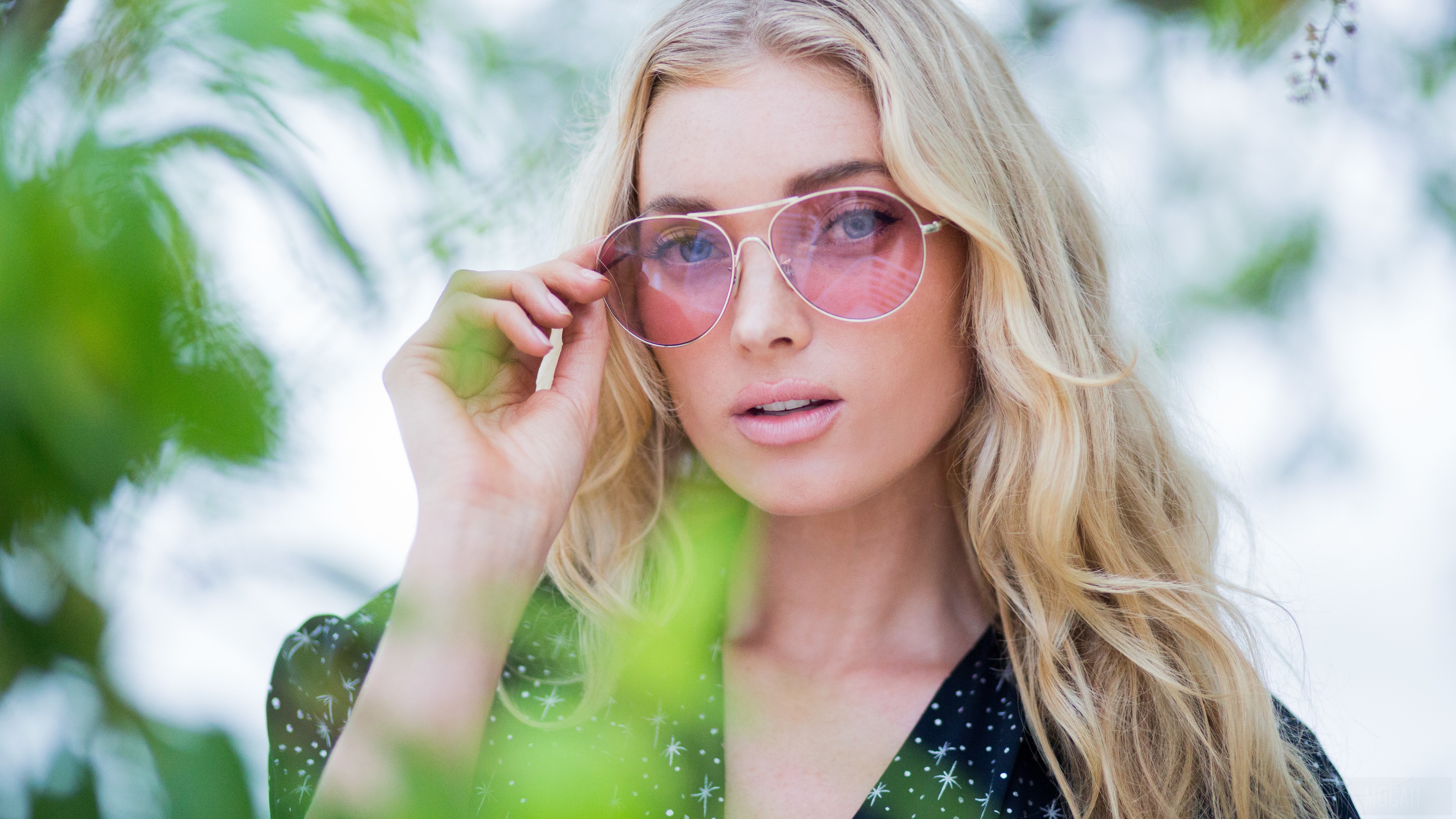 Elsa Hosk wearing pink sunglasses HD Wallpaper