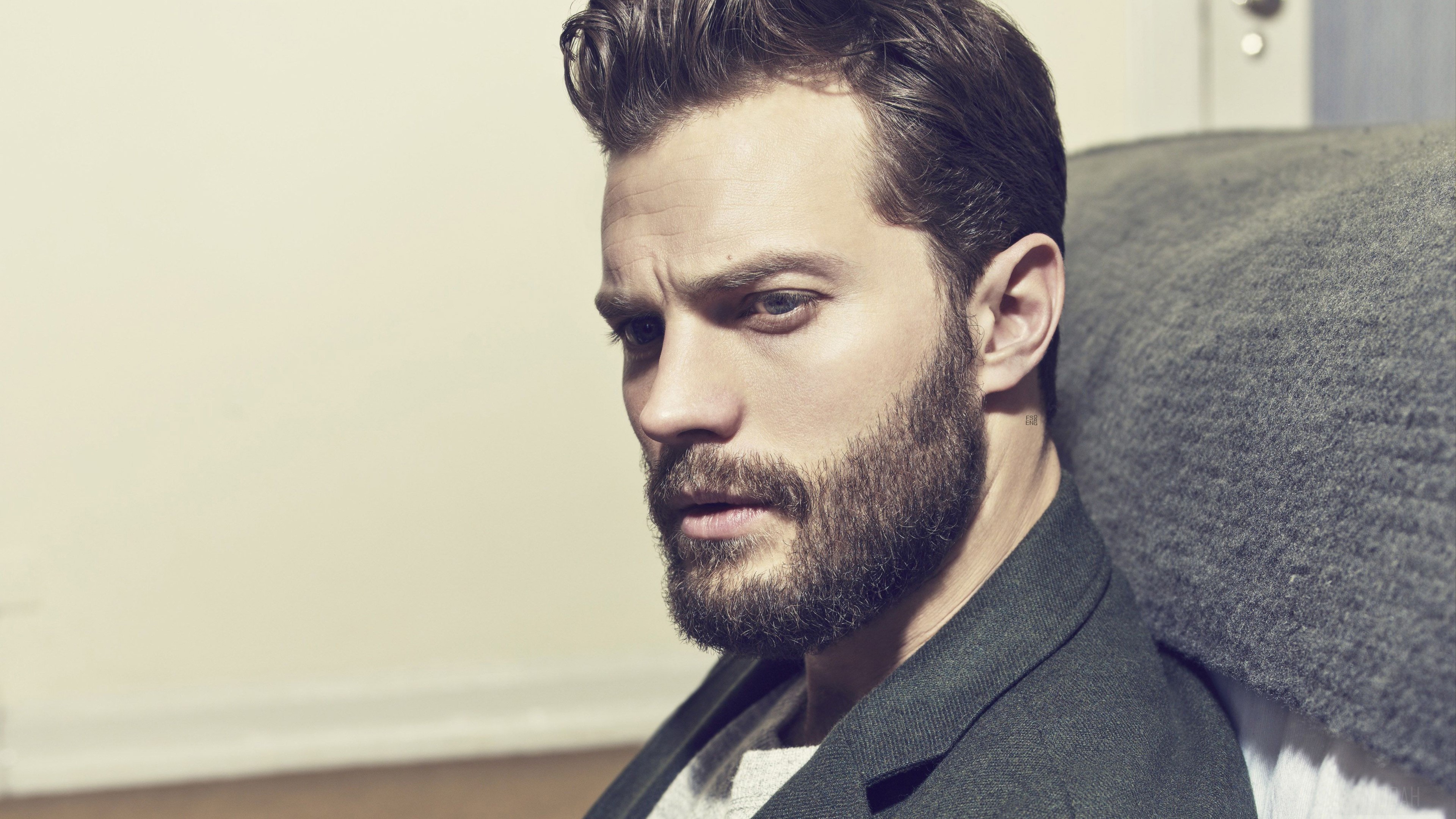 Jamie Dornan HD Wallpaper