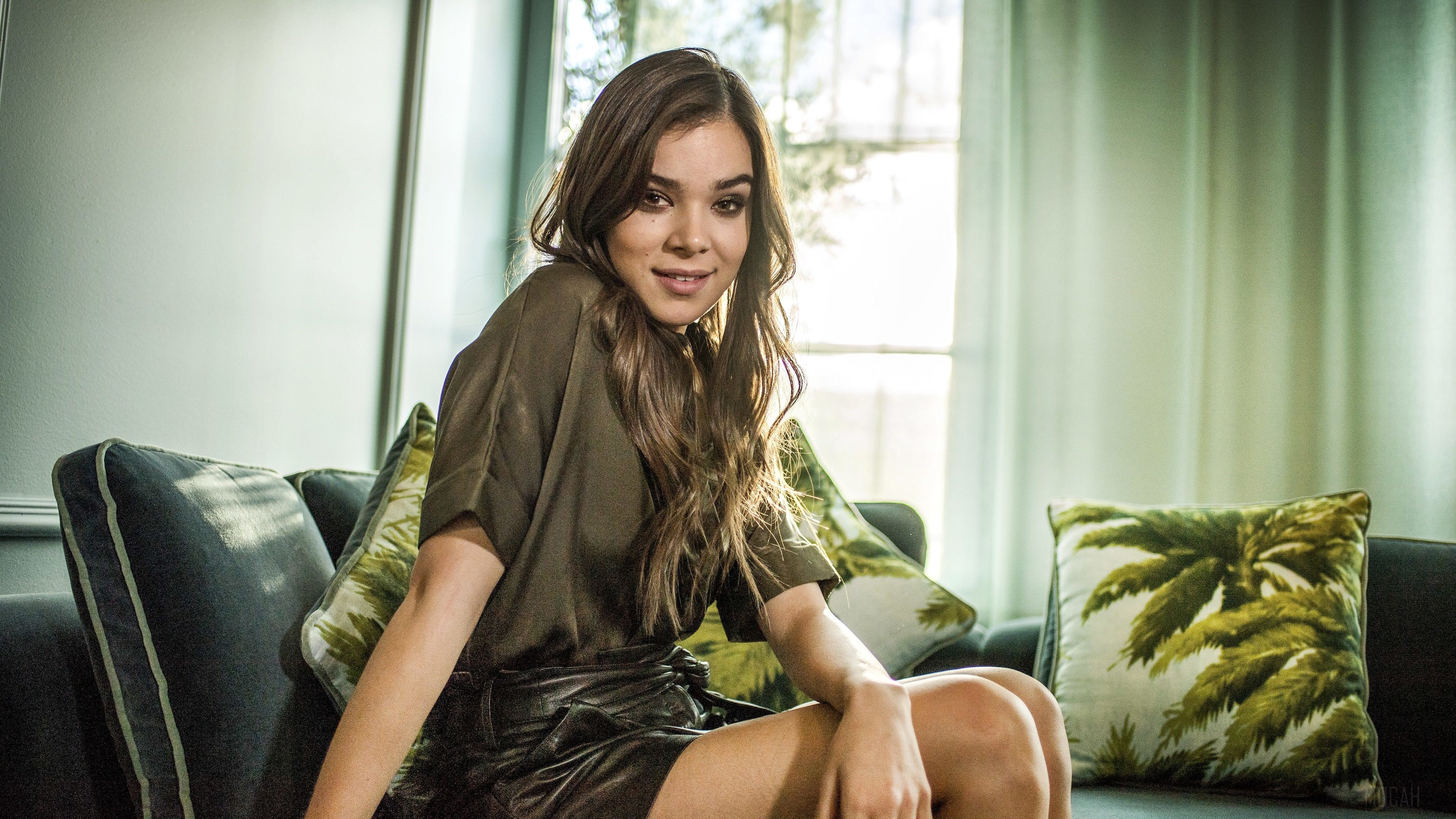 Hailee Steinfeld In Sweden 2017 HD Wallpaper
