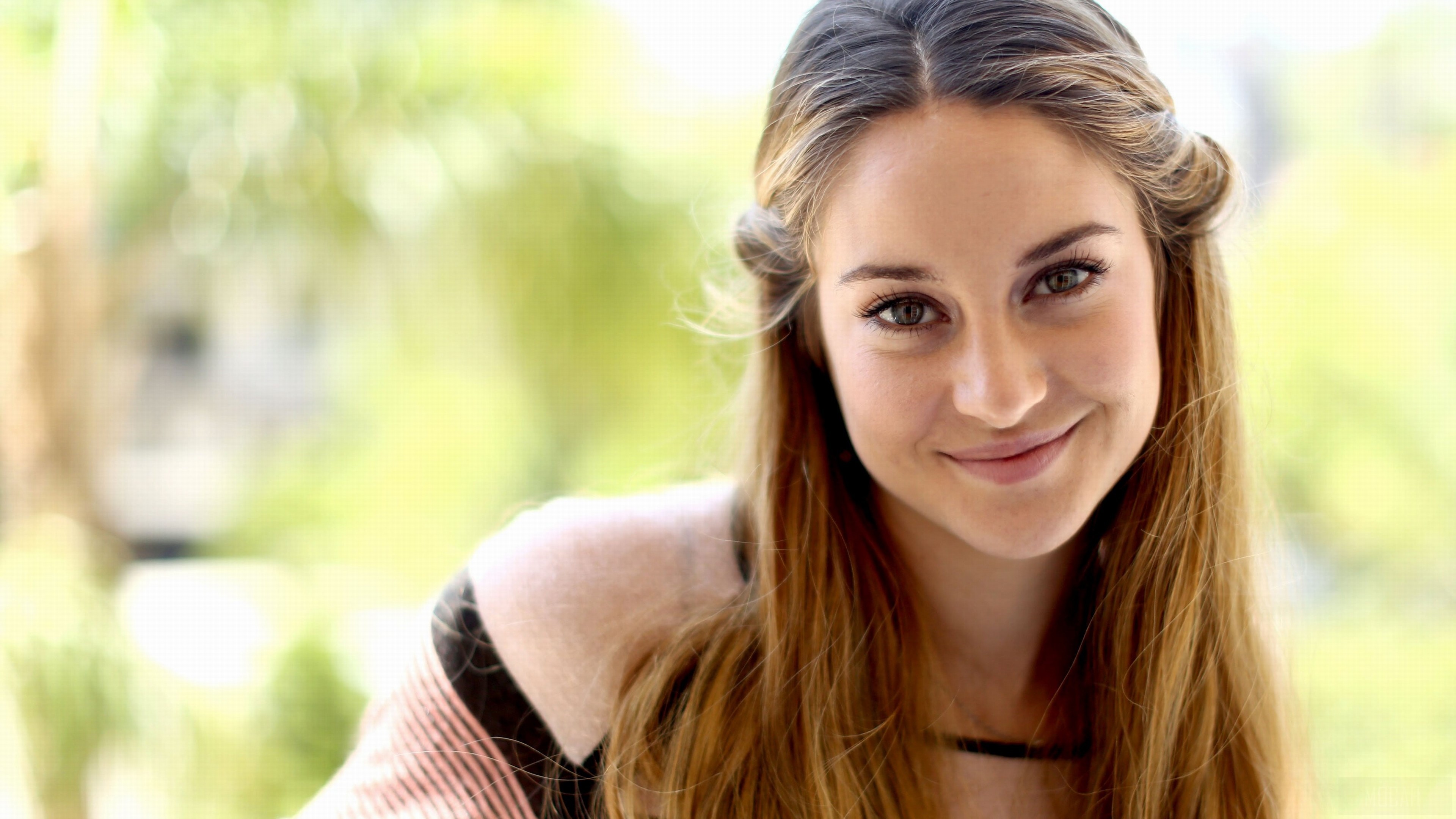 Shailene Woodley Smiling Outdoors 4K HD Wallpaper