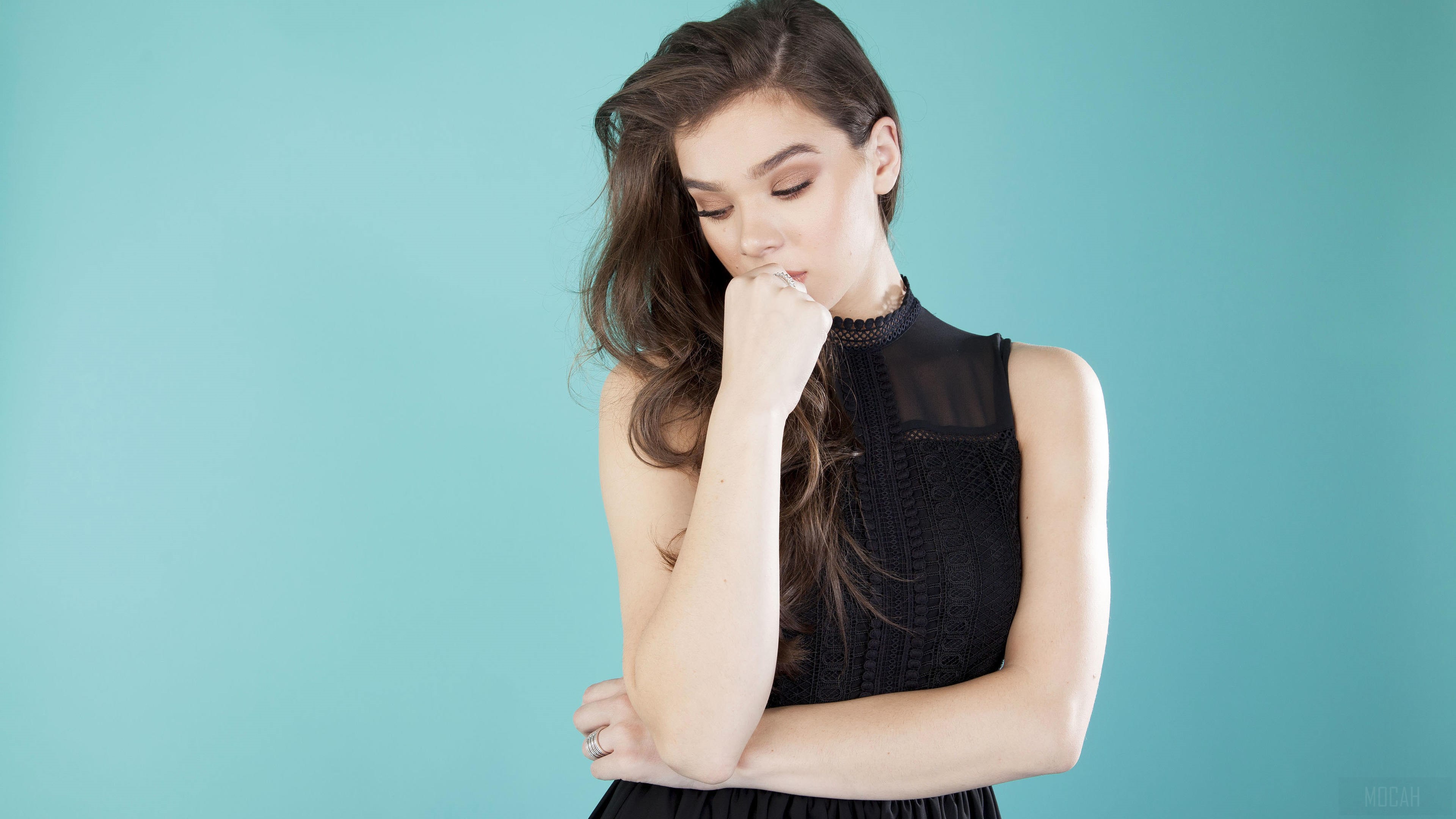 Hailee Steinfeld in Alicia Canter Photoshoot 4K HD Wallpaper