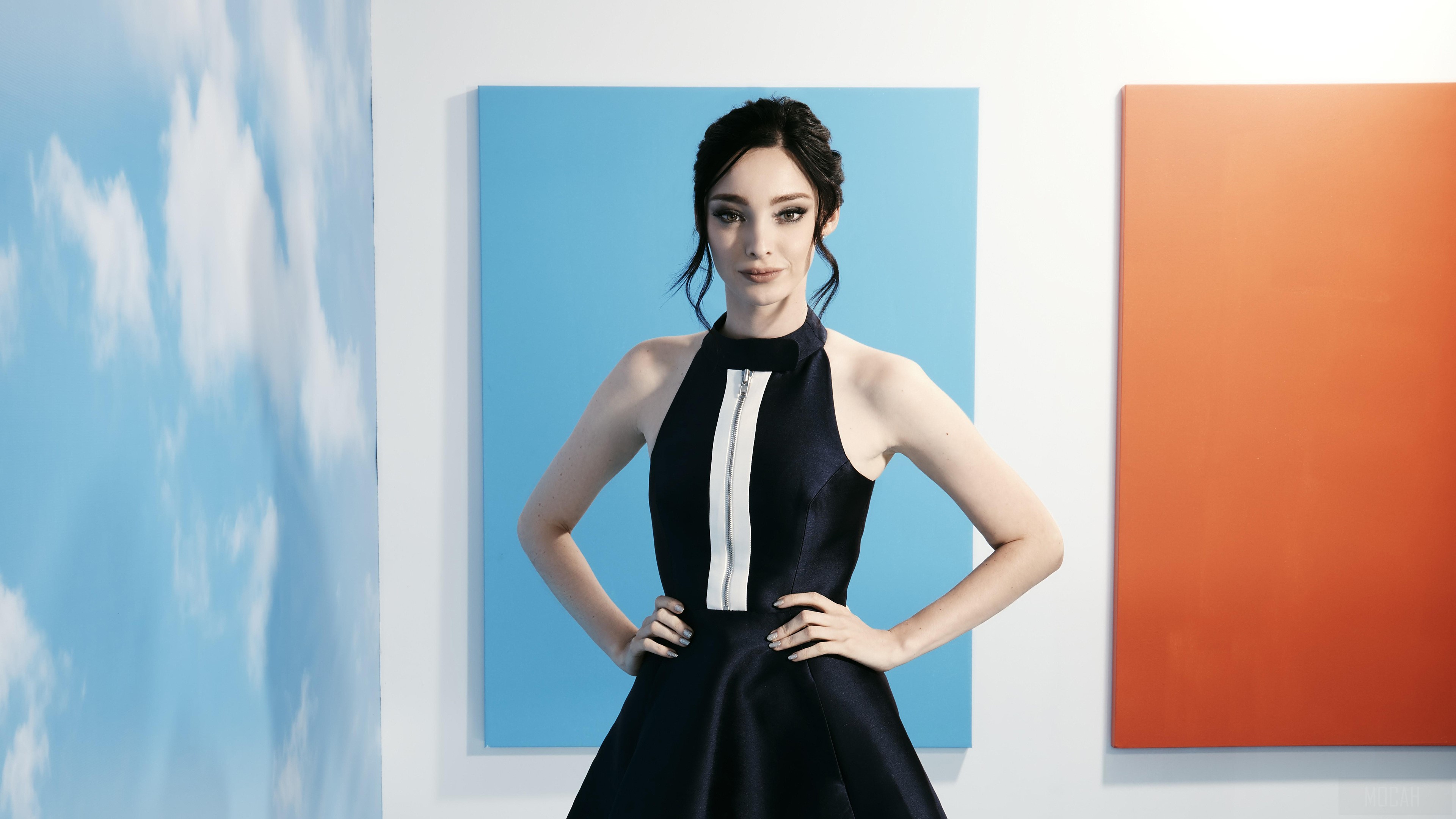 Emma Dumont 4K HD Wallpaper