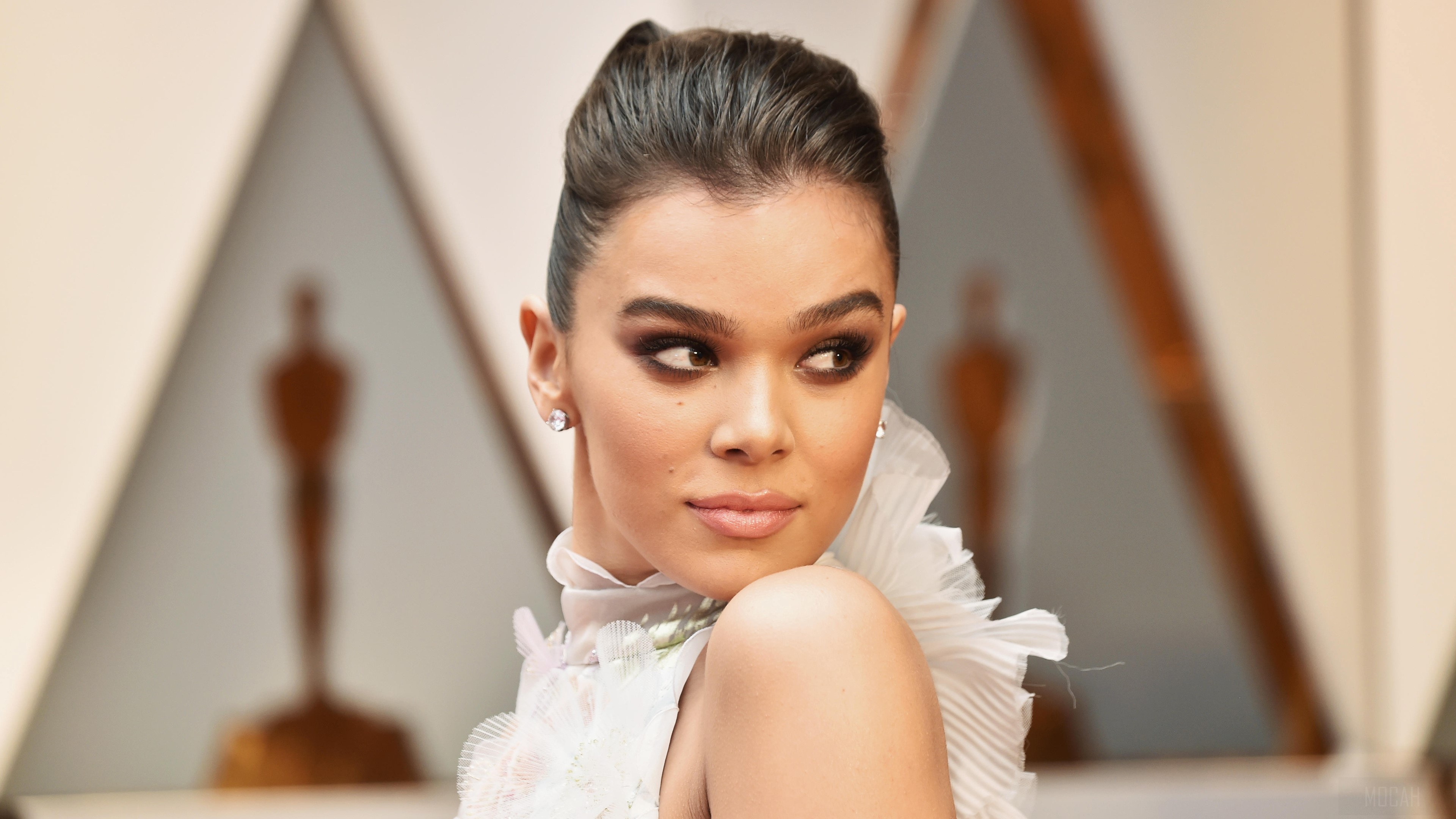 Hailee Steinfeld at the Oscars 4K HD Wallpaper