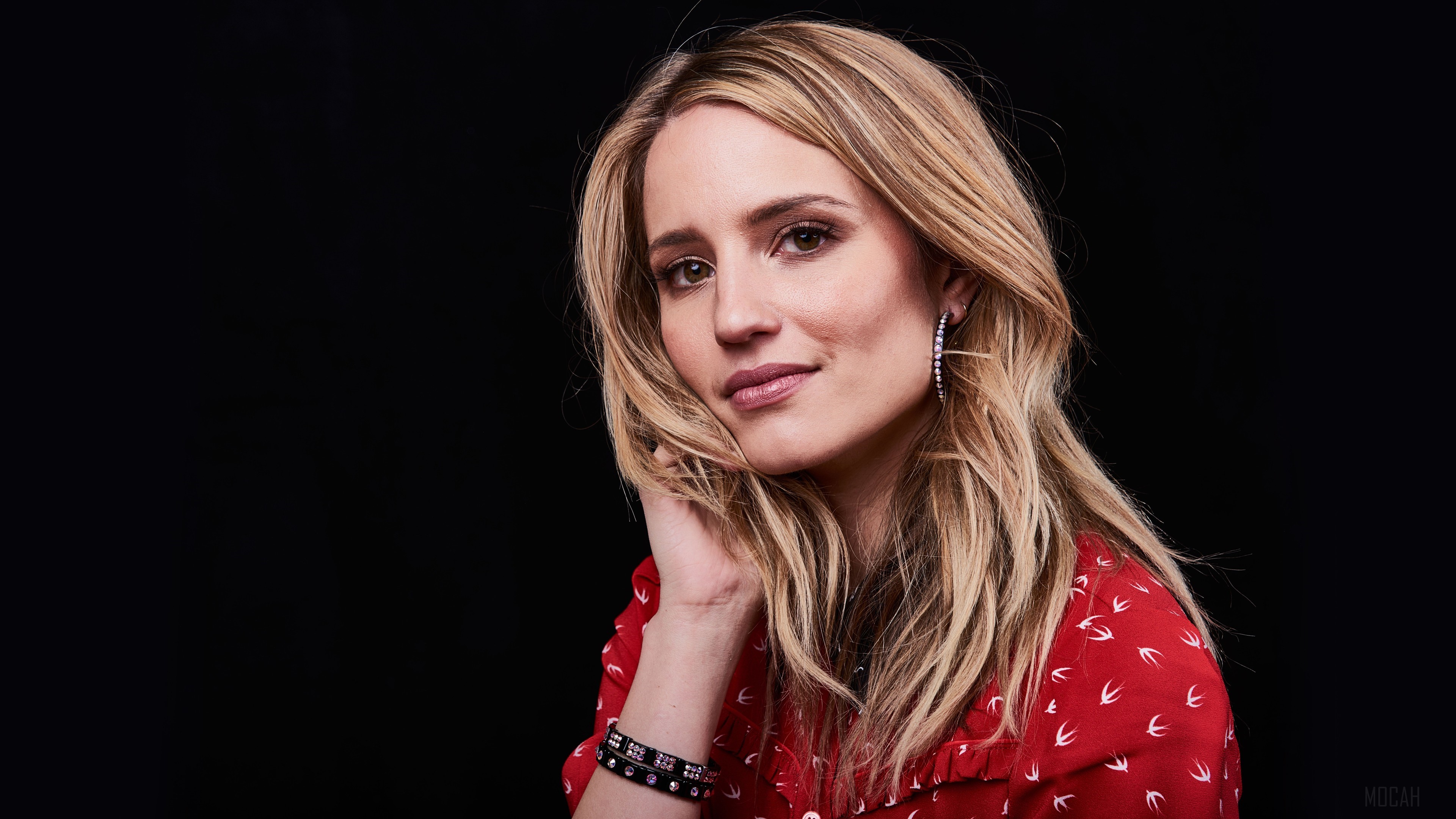 Dianna Agron HD Wallpaper