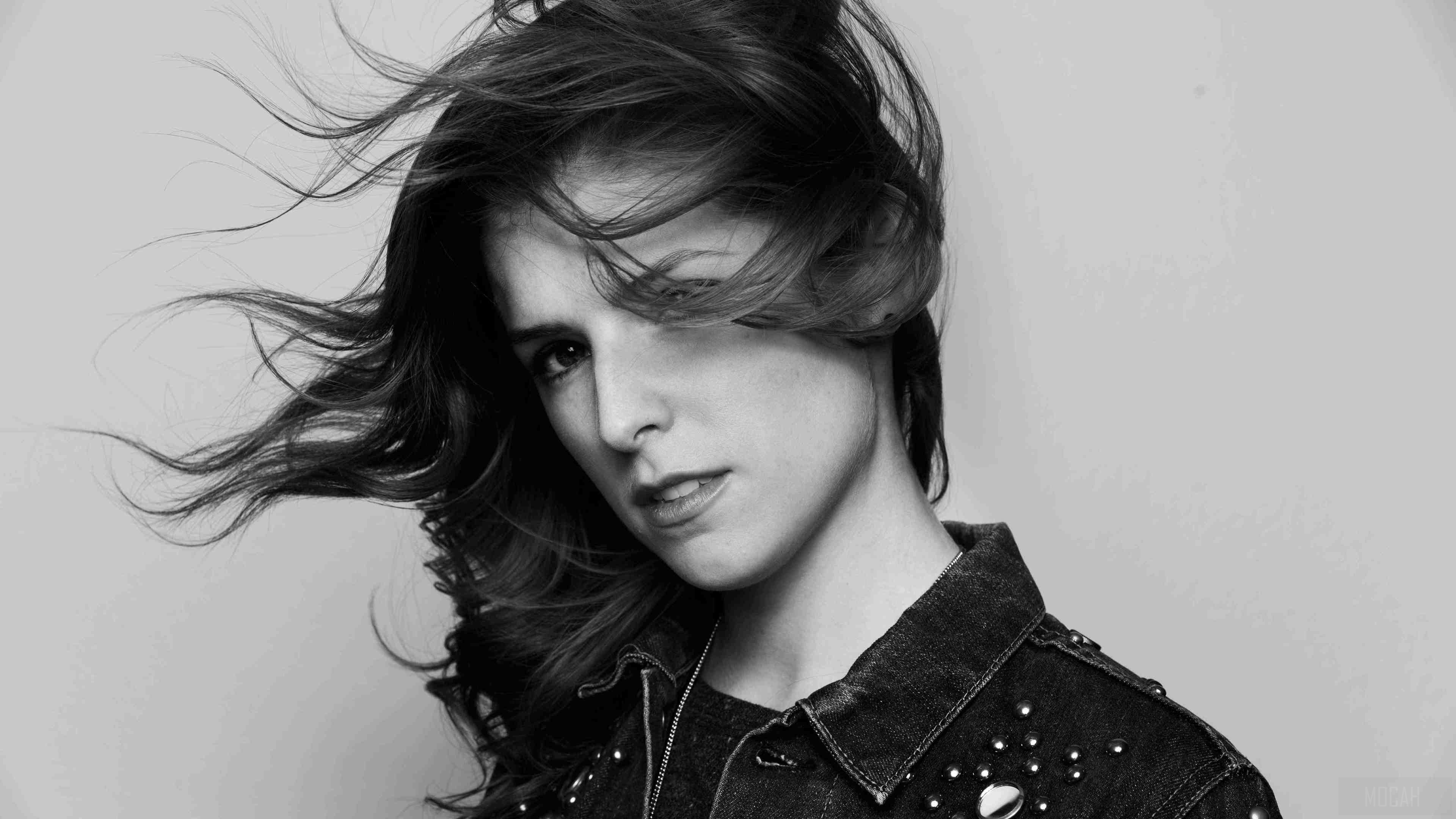Anna Kendrick Black And White HD Wallpaper