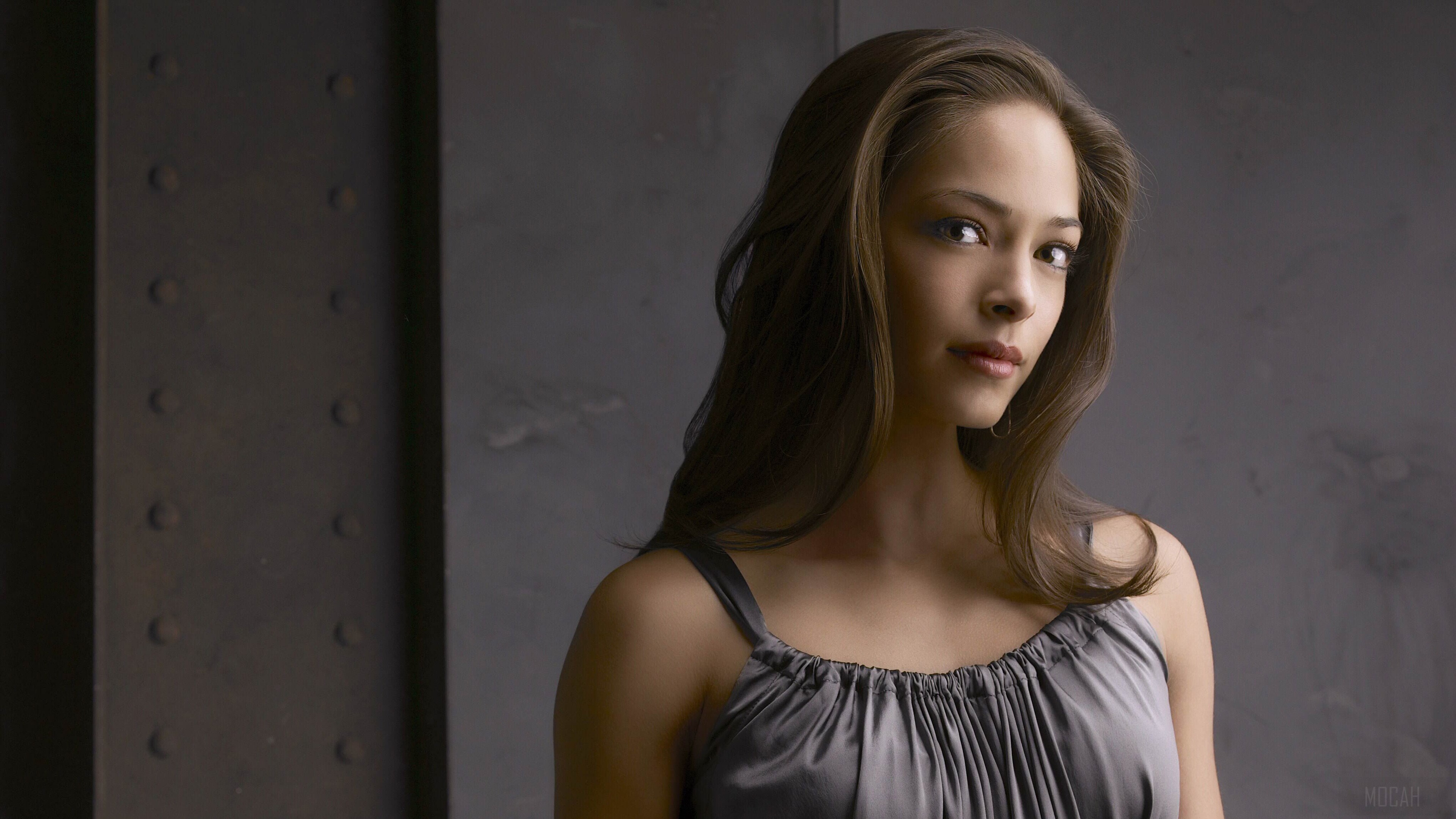 Kristin Kreuk HD Wallpaper