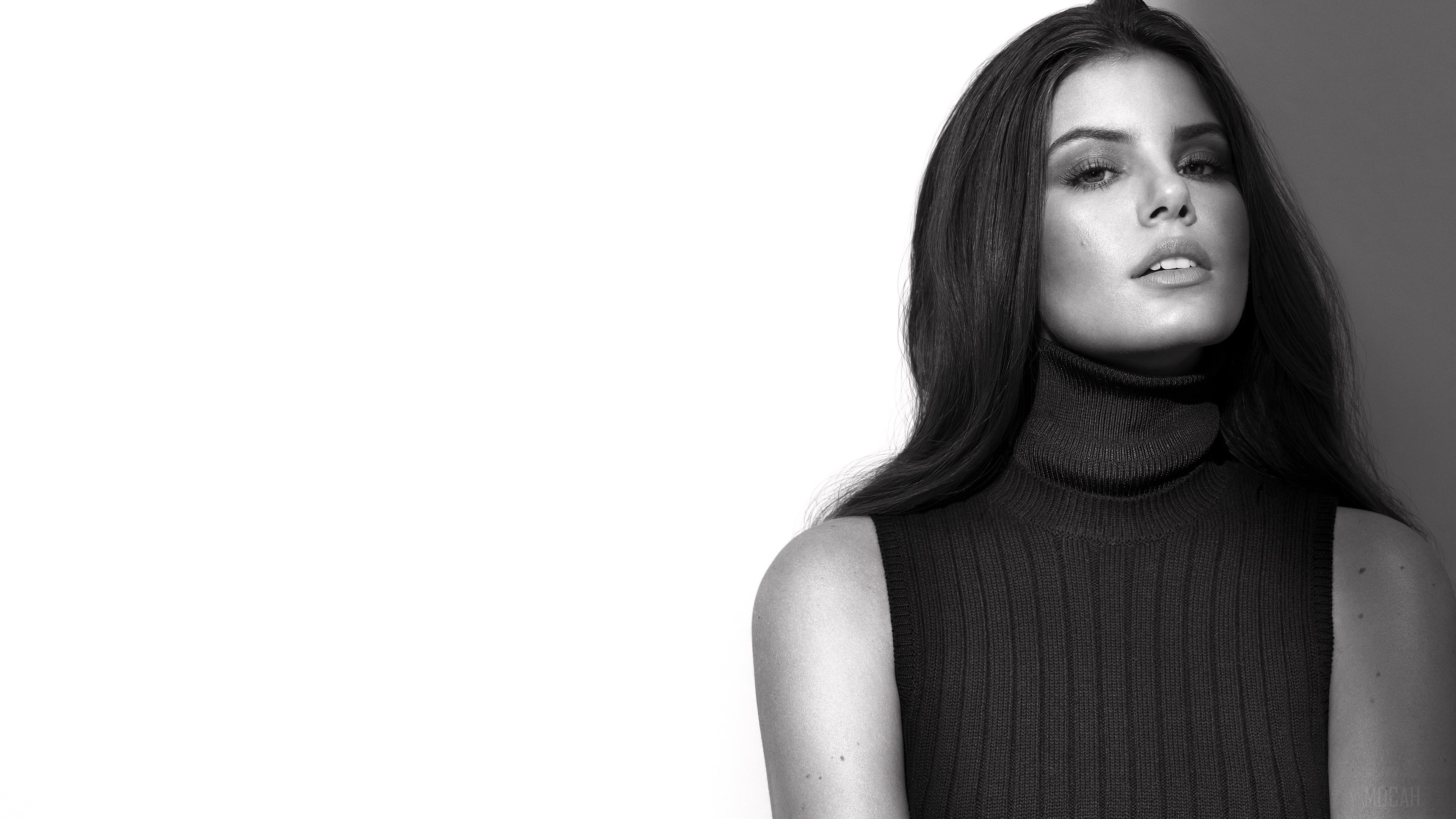 Camila Queiroz Monochrome HD Wallpaper