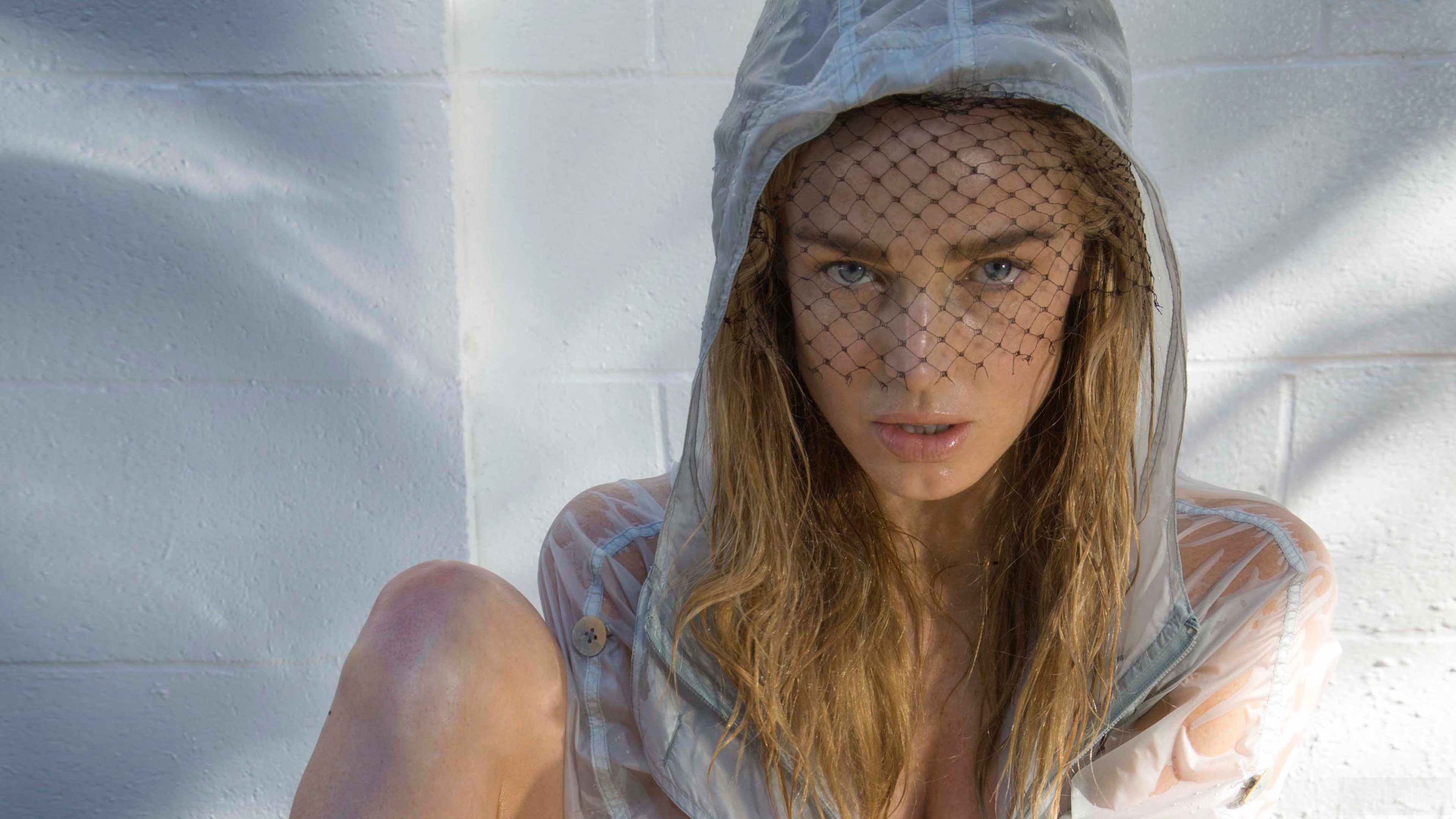 Caity Lotz 4K HD Wallpaper