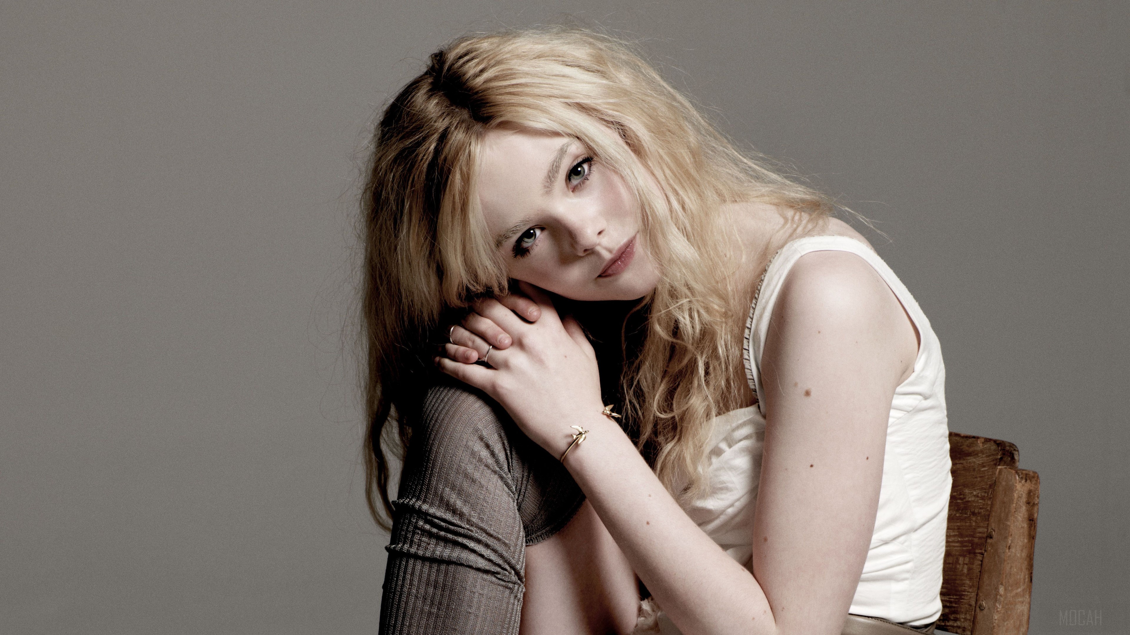 Elle Fanning 4K HD Wallpaper