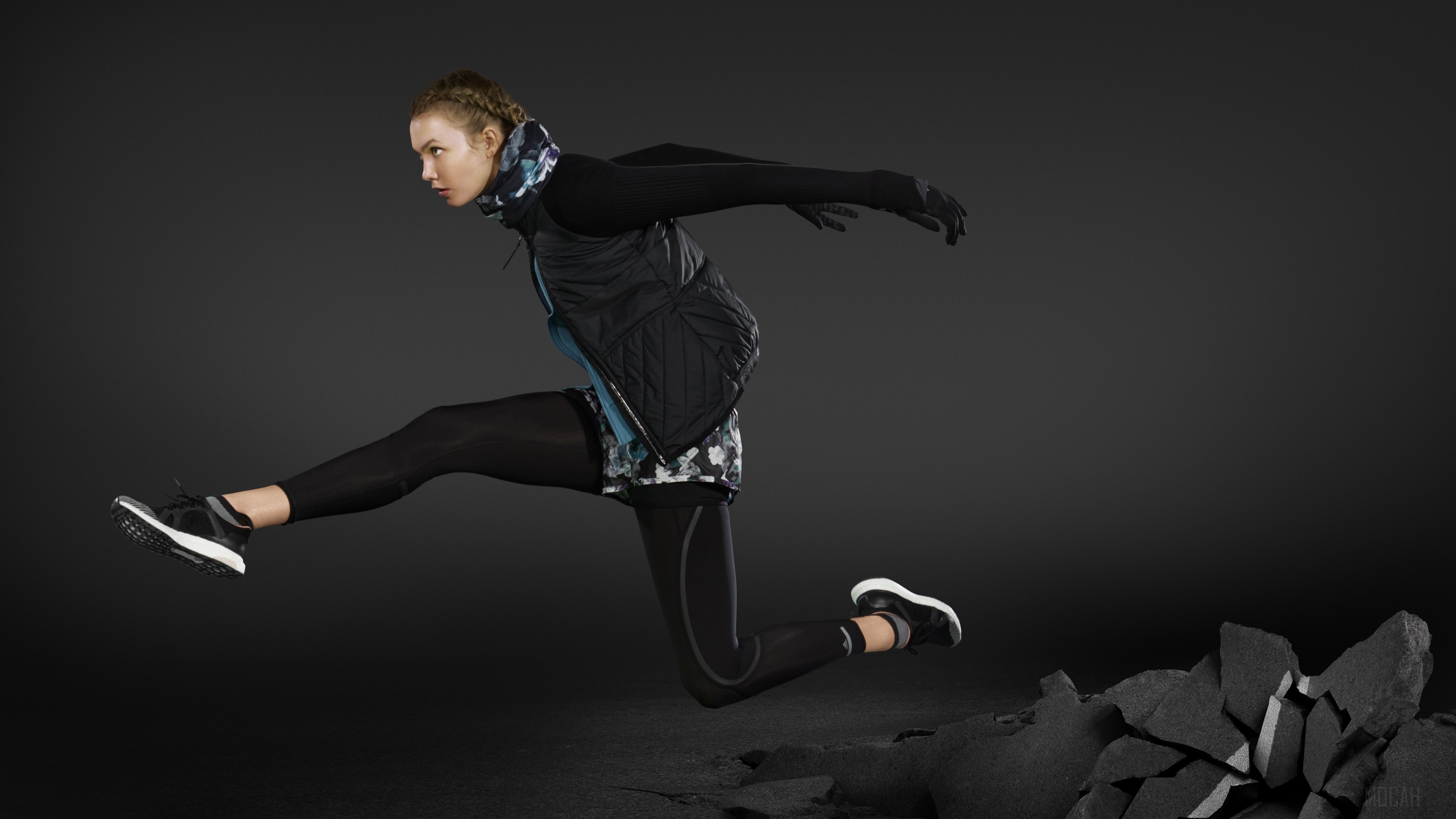 Karlie Kloss in Adidas athletic wear HD Wallpaper