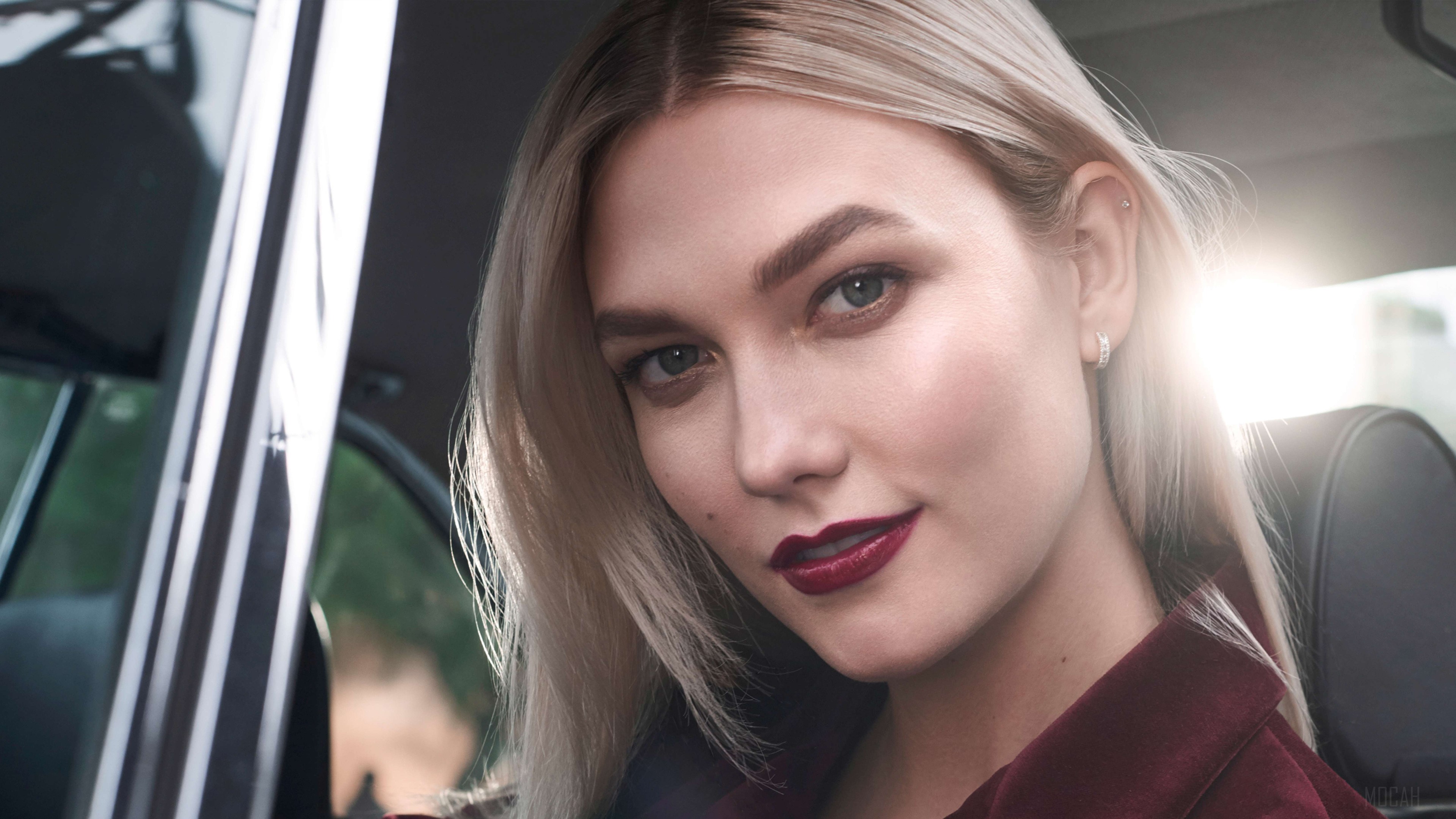 Karlie Kloss in a car 4K HD Wallpaper
