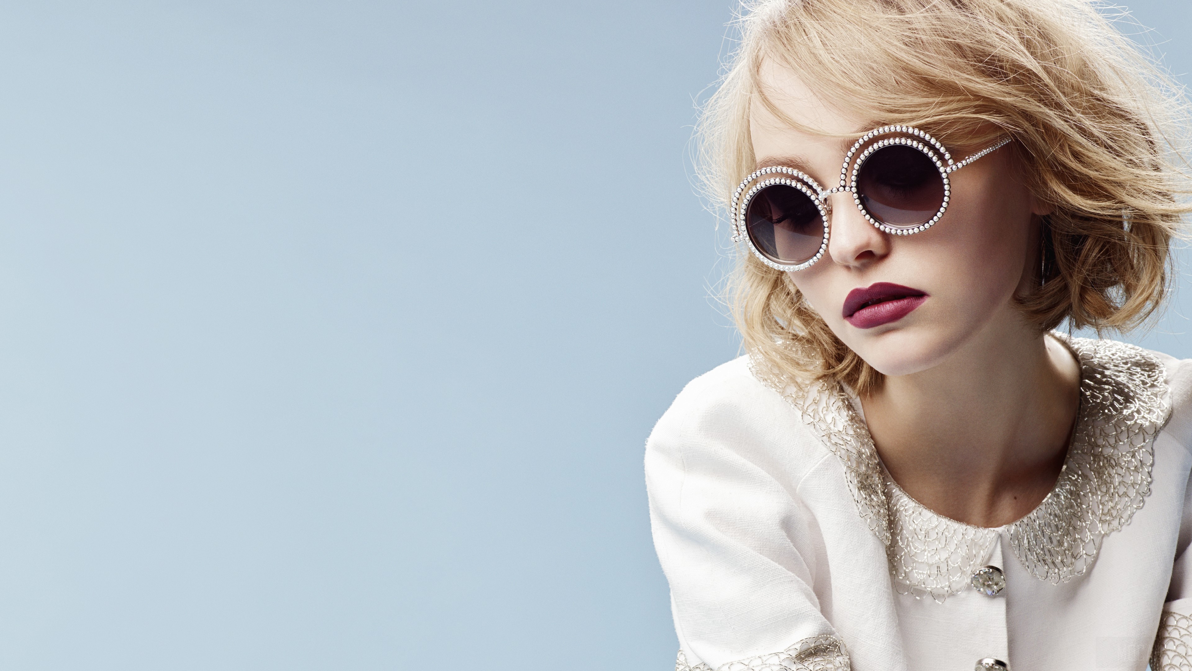 Lily Rose Depp HD Wallpaper