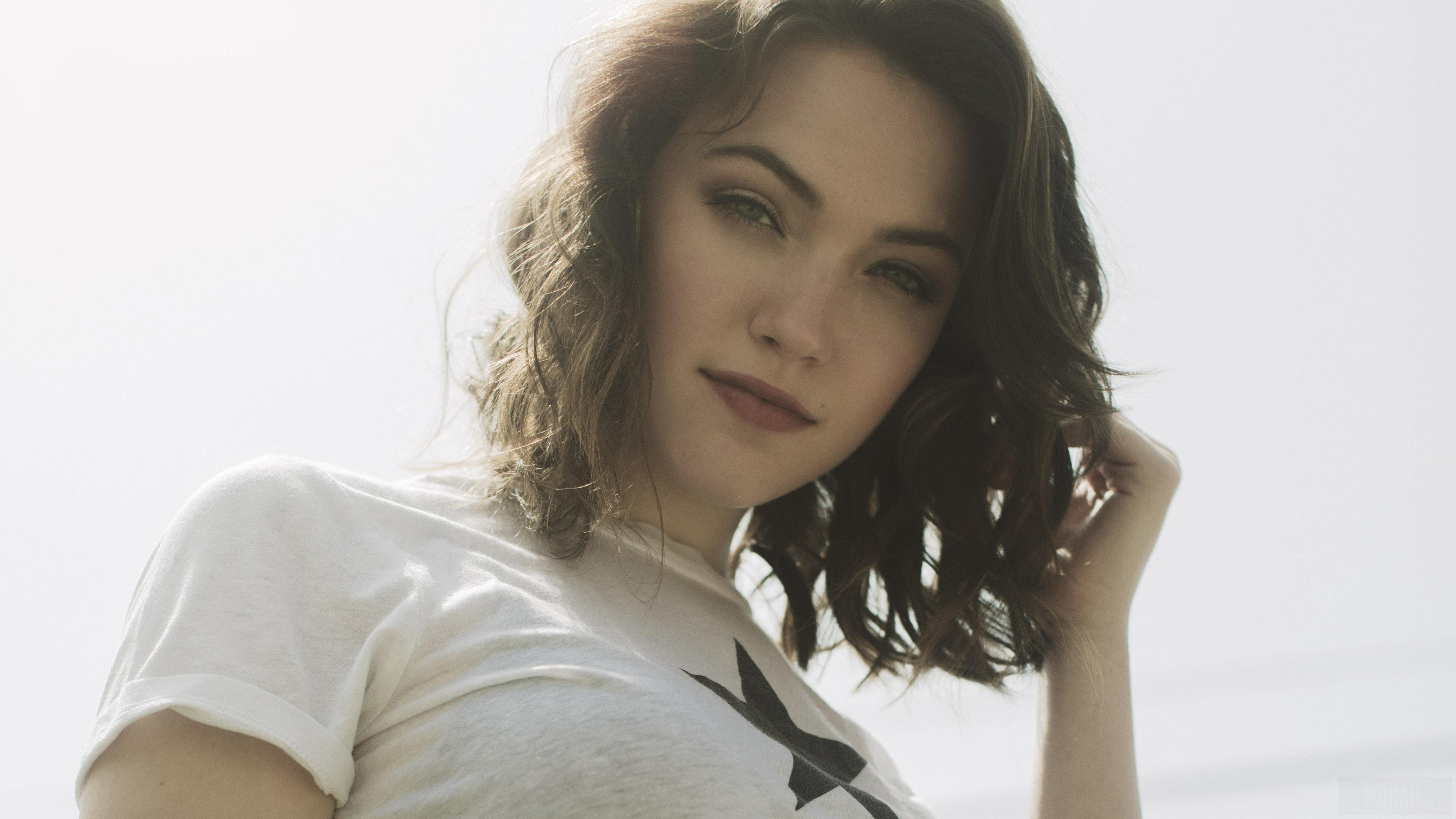 Violett Beane HD Wallpaper