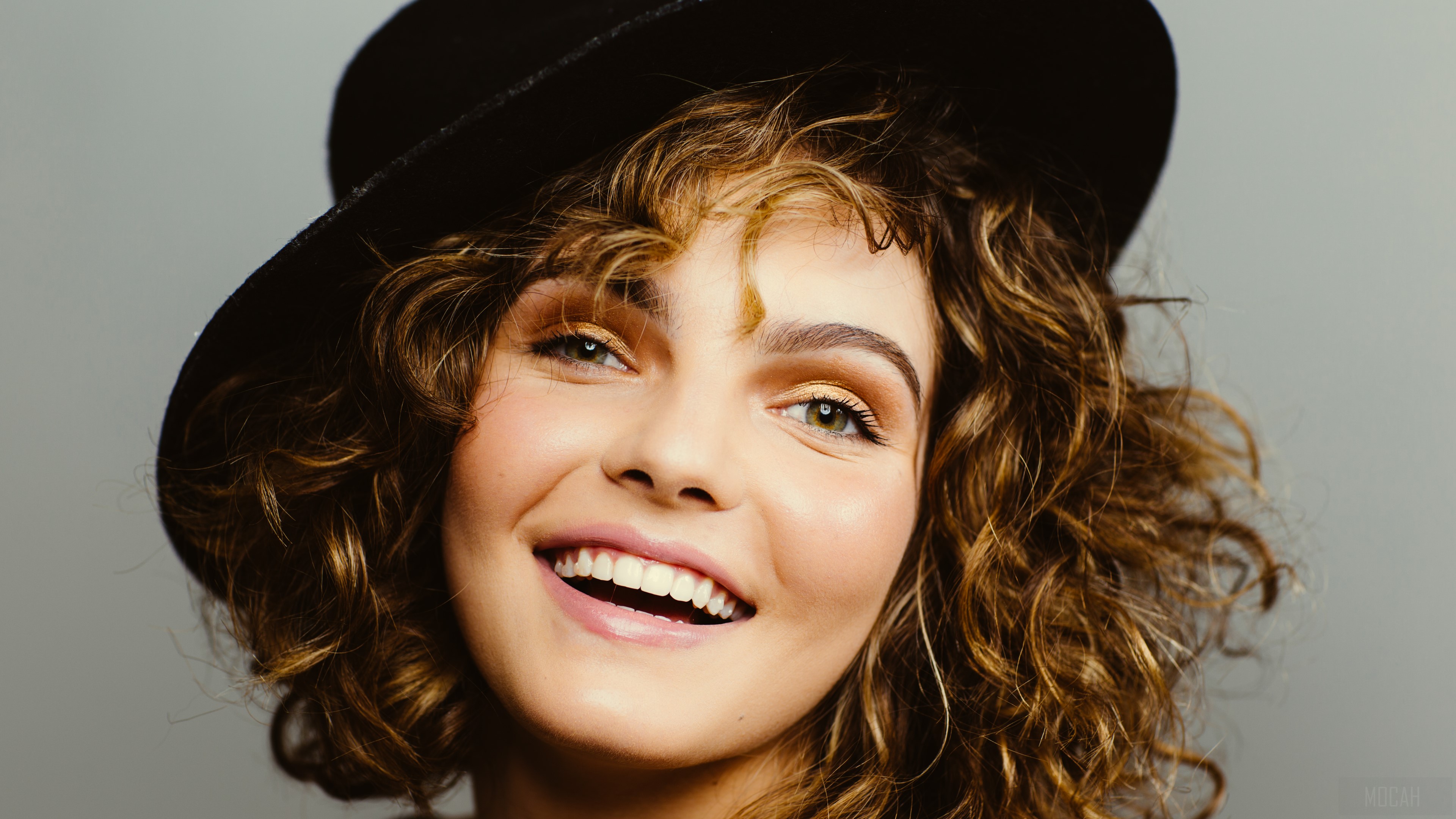 Camren Bicondova wearing a black hat, 4K HD Wallpaper