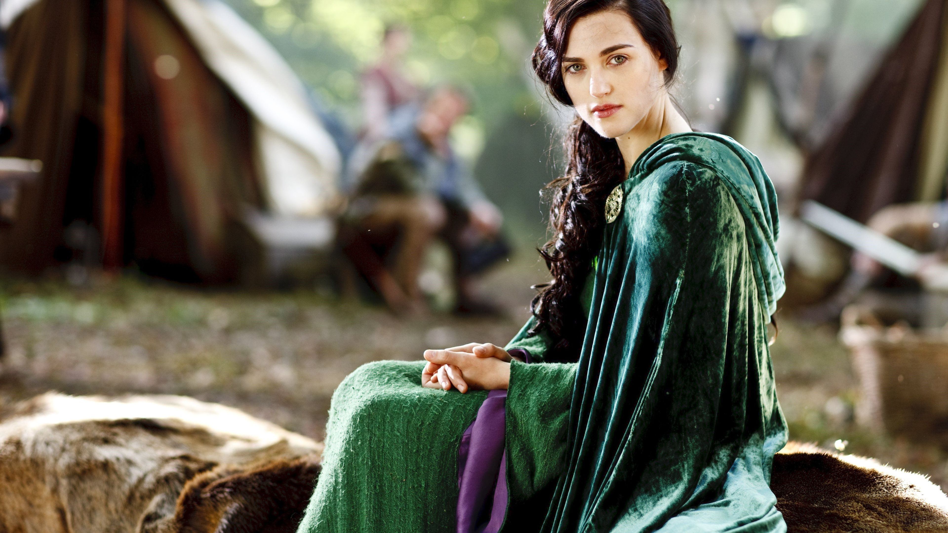 Katie McGrath in a green dress HD Wallpaper