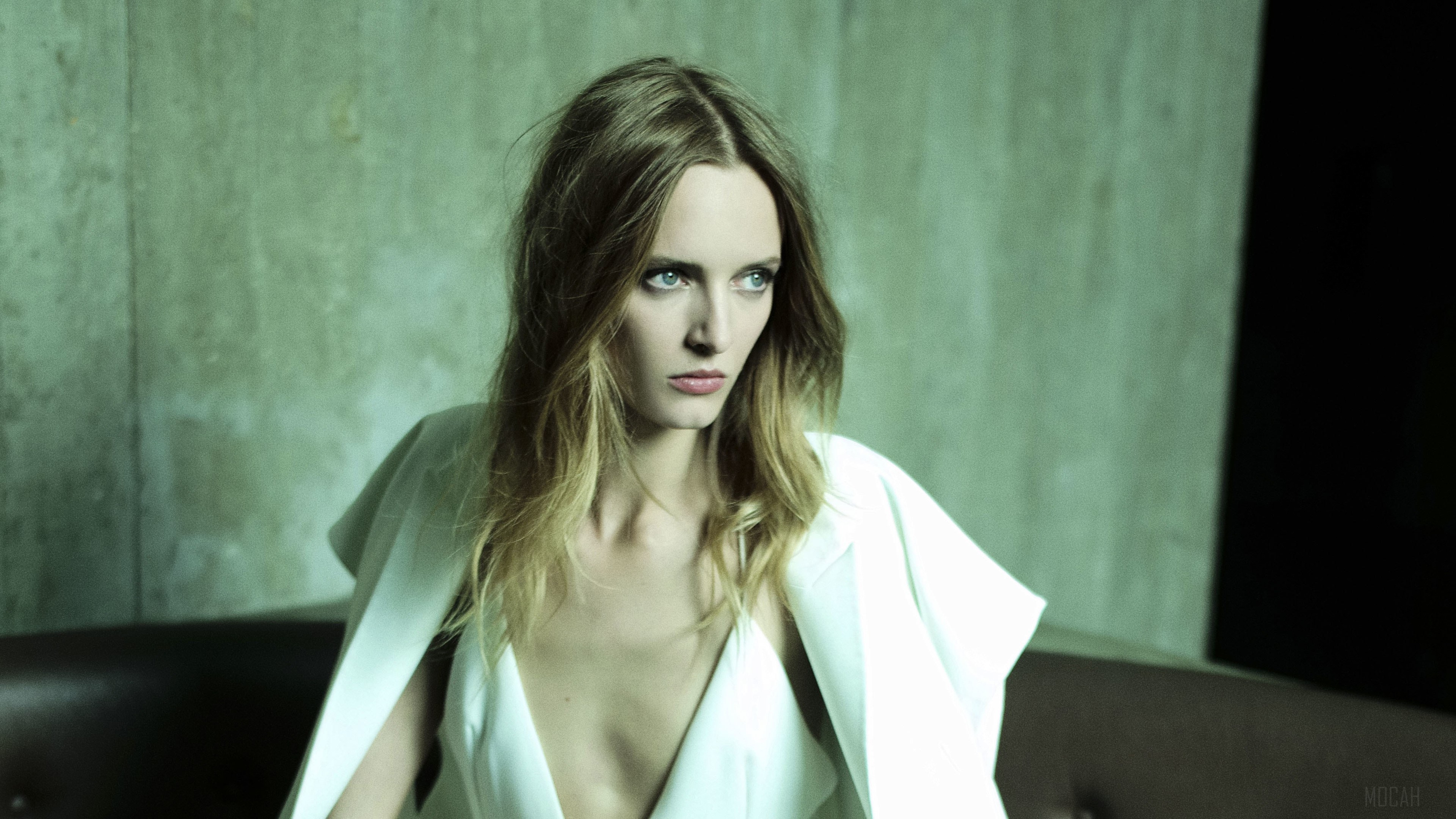 Model in white Alexandre Vauthier outfit 4K HD Wallpaper