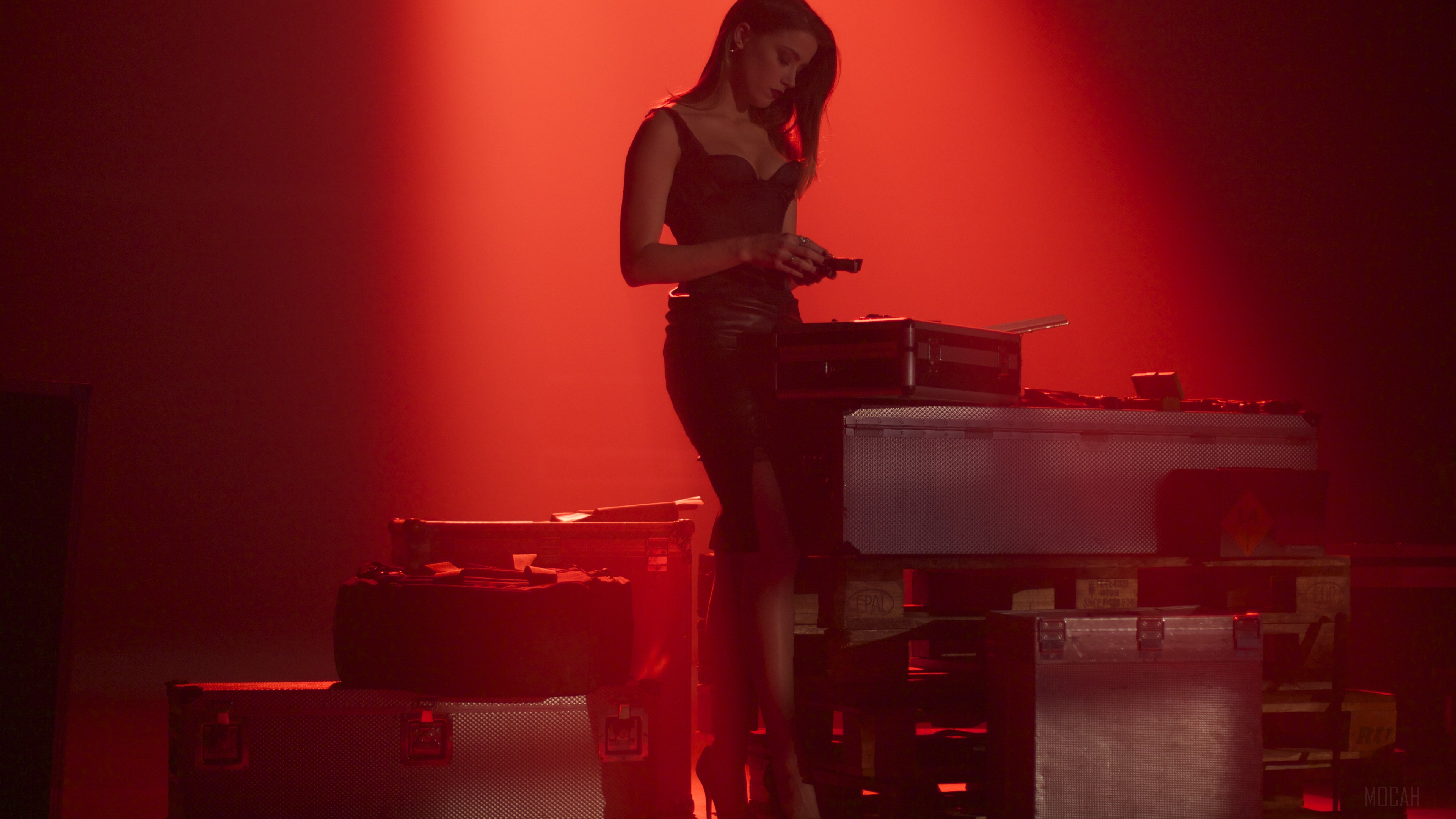 Amber Heard with DJ equipment HD Wallpaper