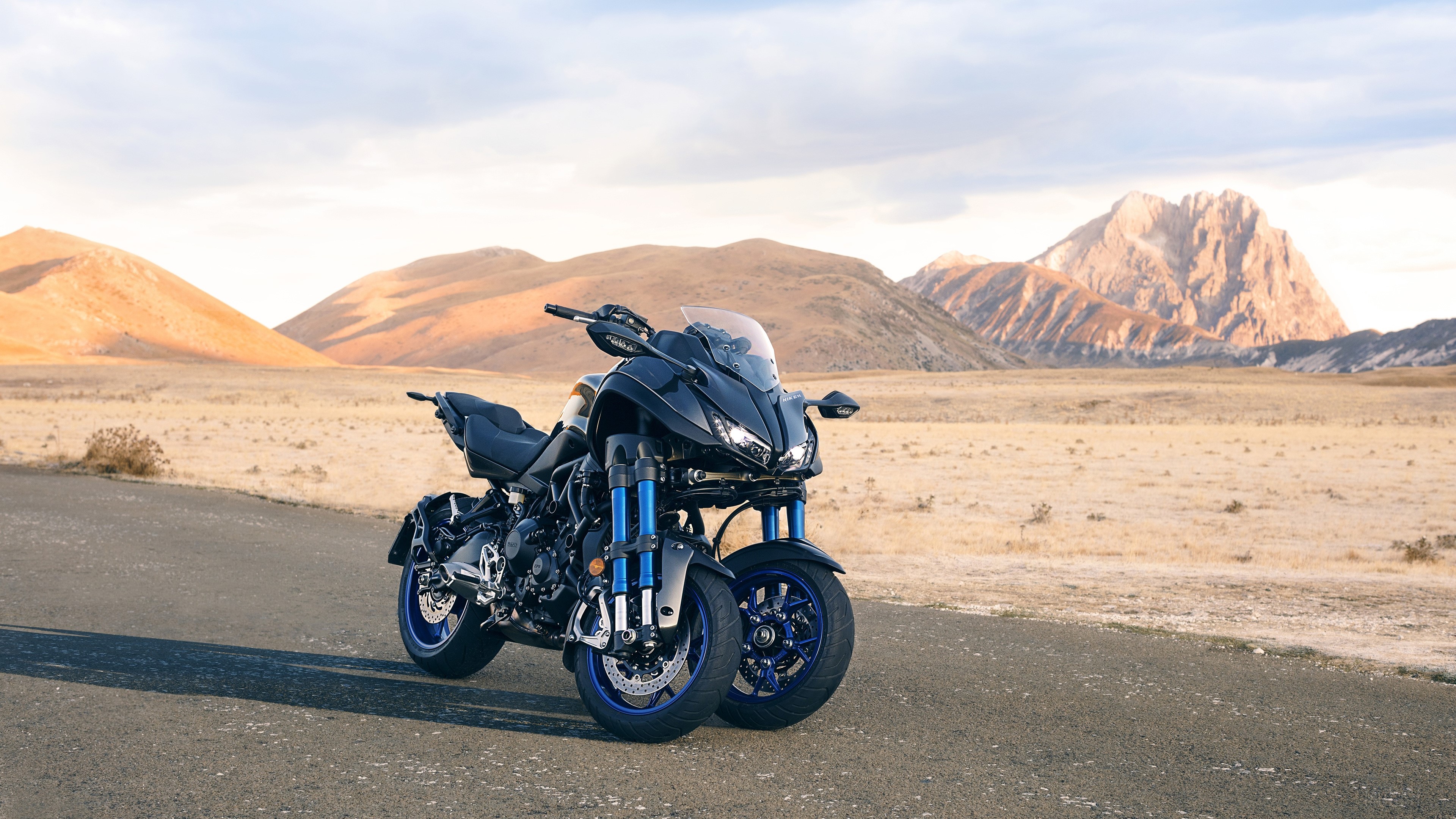 2018 Yamaha Niken HD Wallpaper