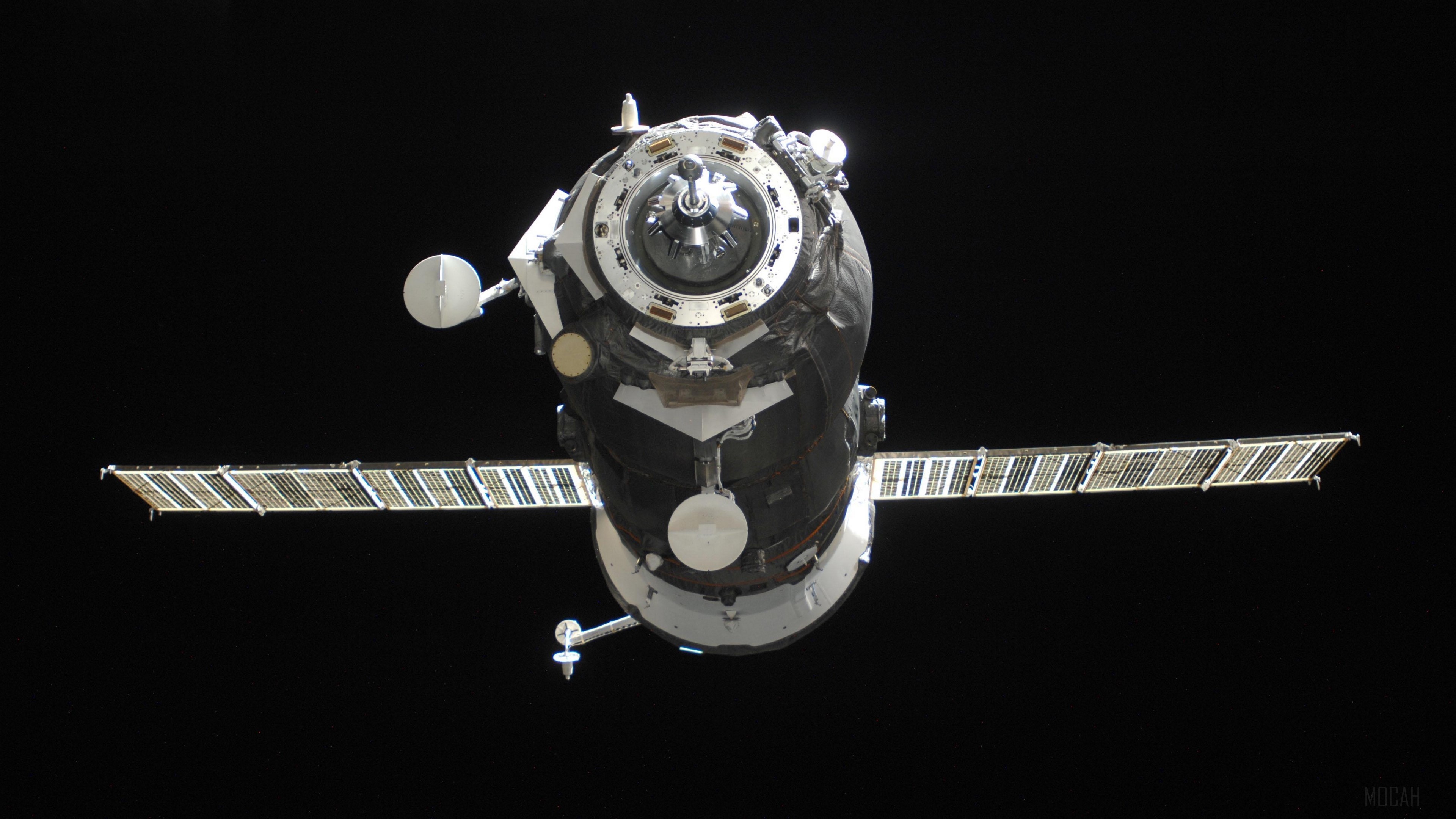 Cargo spaceship in flight 4K HD Wallpaper