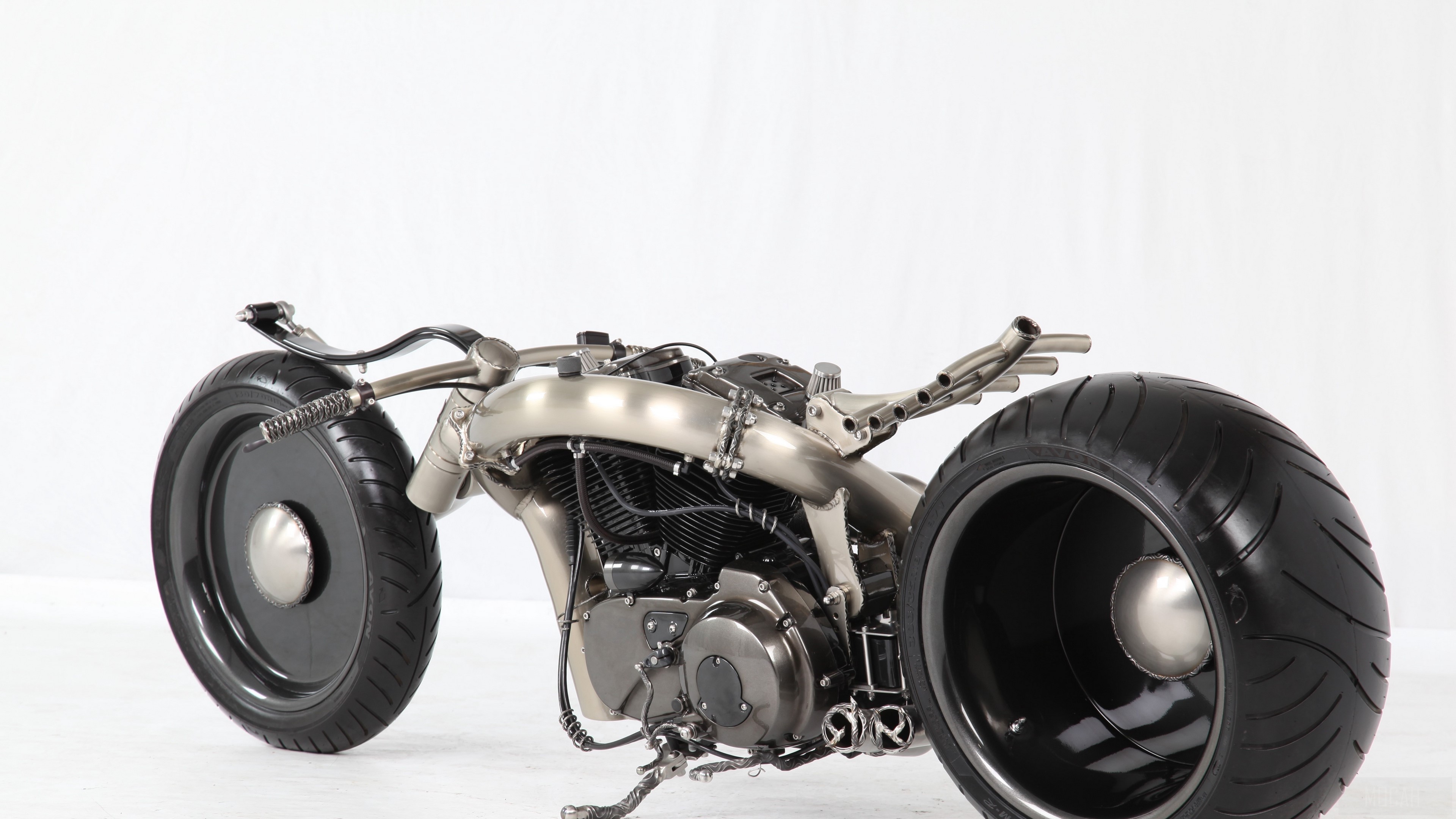 Custom Motorcycle with unique wheel design HD Wallpaper