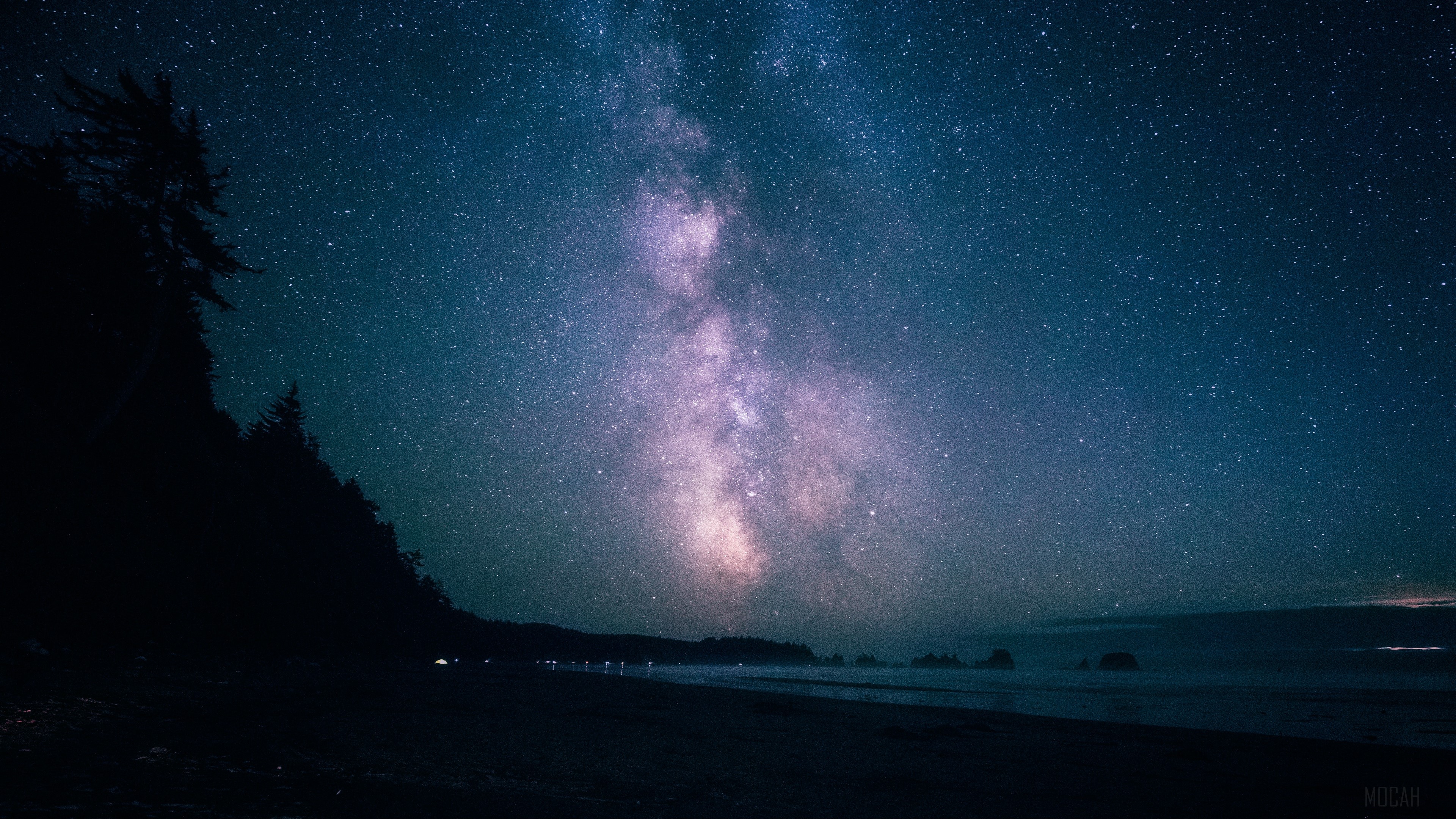 Milky Way over a beach at night 4K HD Wallpaper