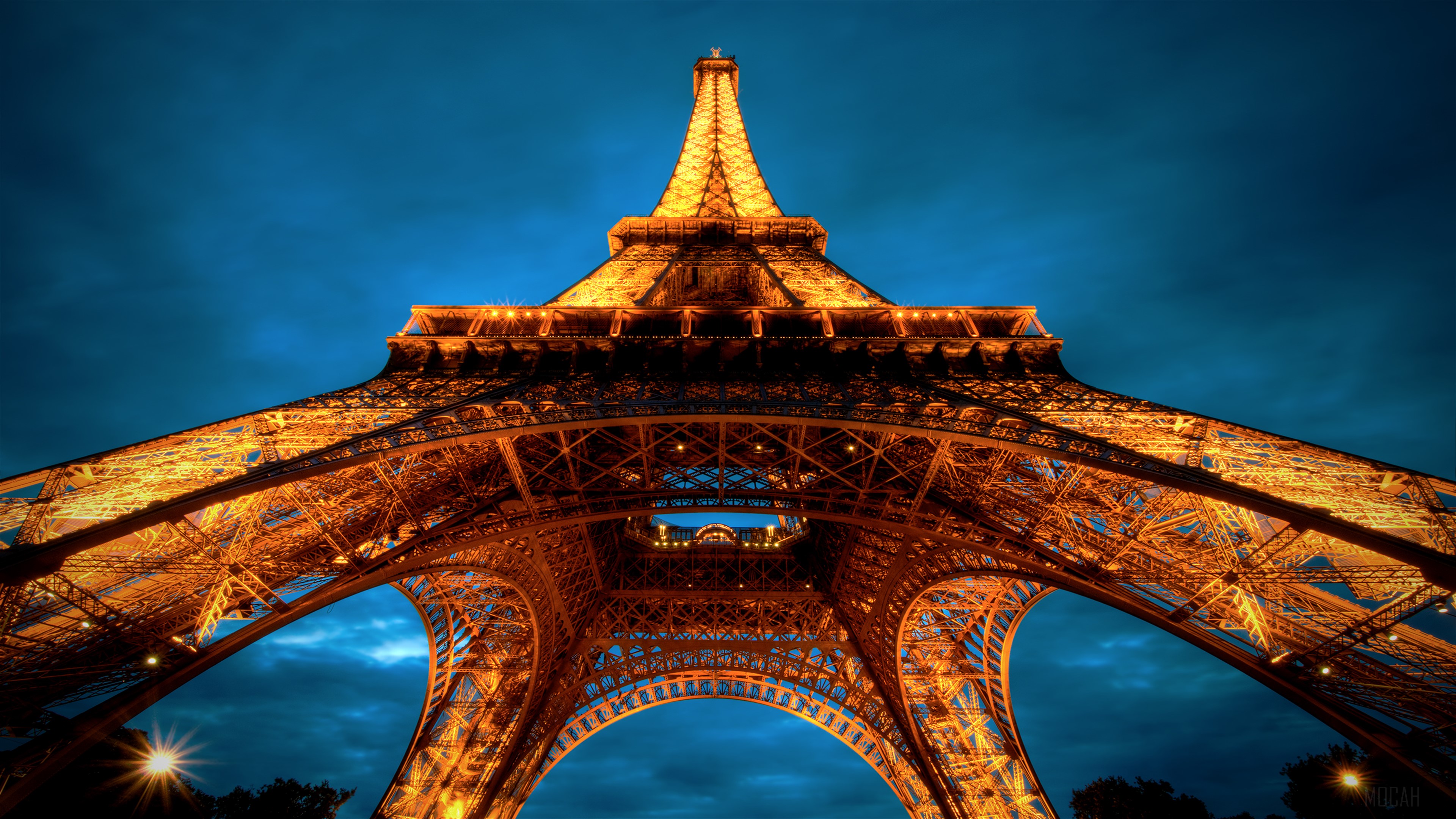 Eiffel Tower at Night in Paris 4K HD Wallpaper