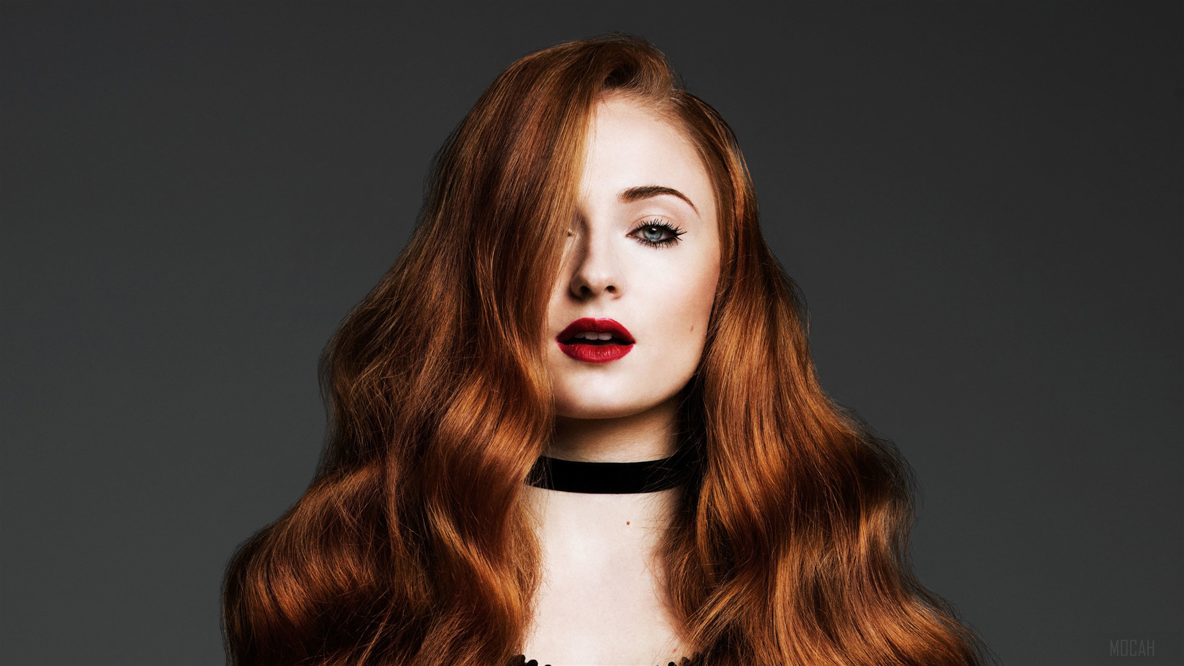 Sophie Turner HD Wallpaper