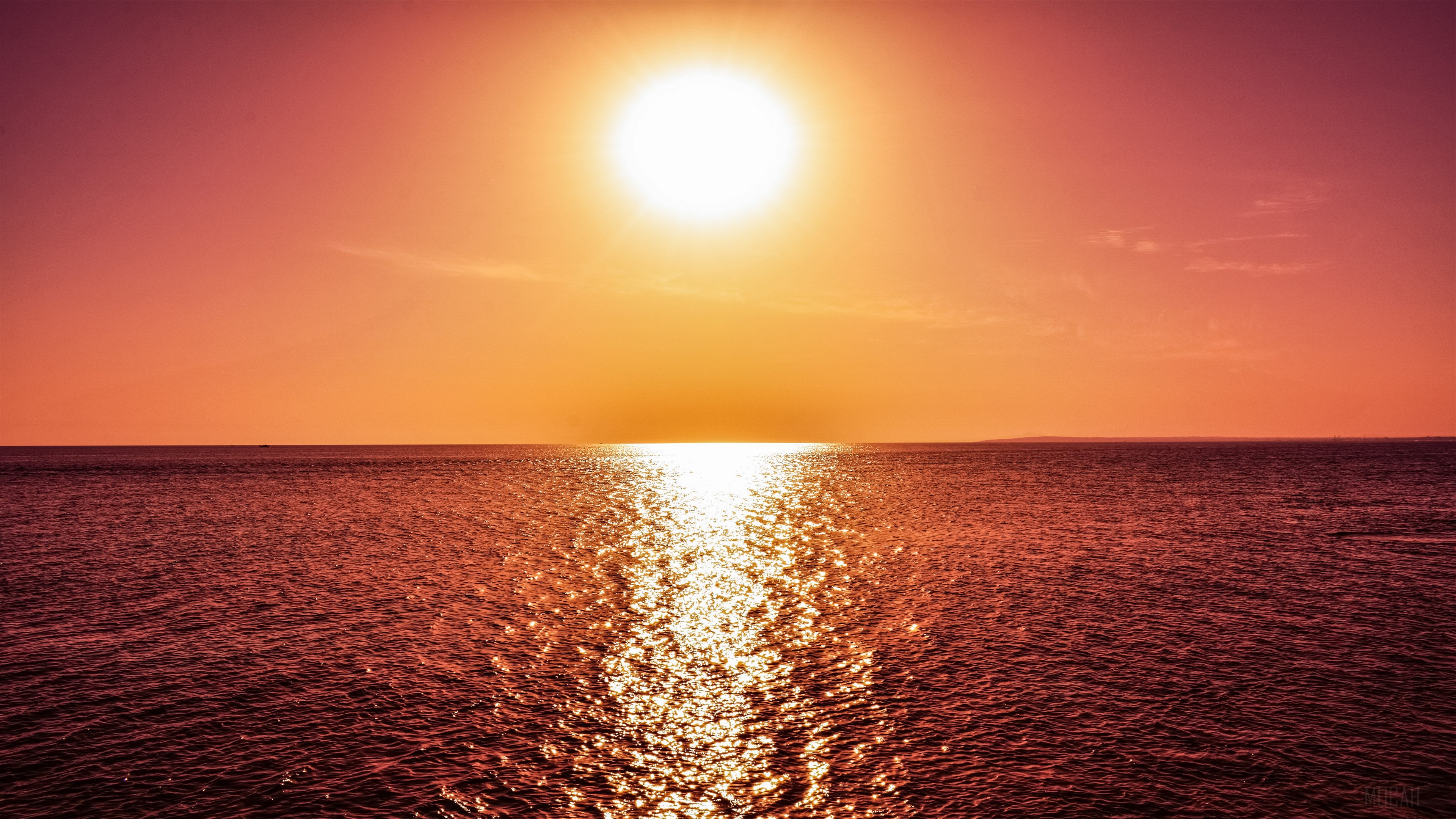 Golden Sunset over the Ocean 4K HD Wallpaper