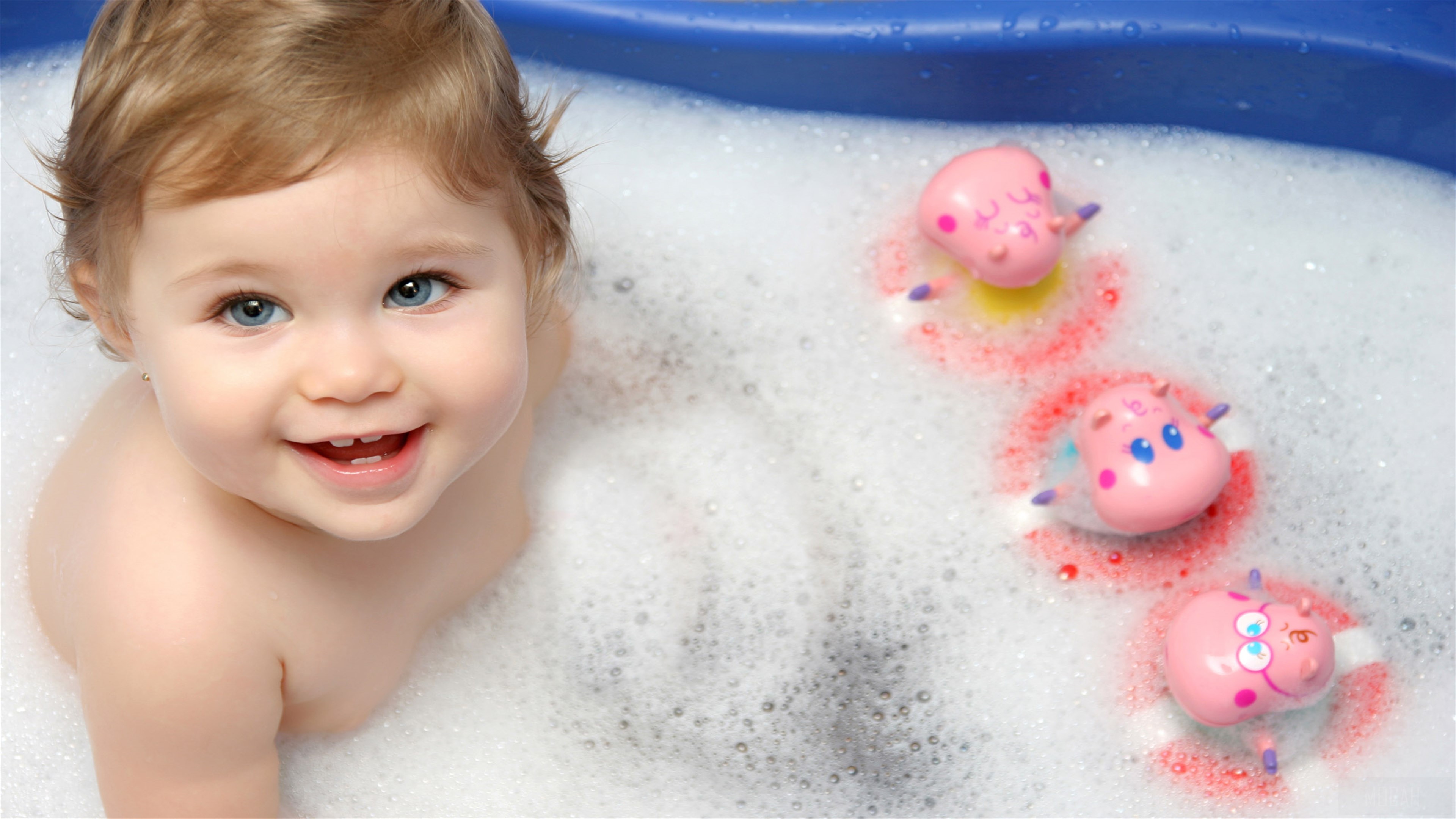 Cute Baby Bath HD Wallpaper