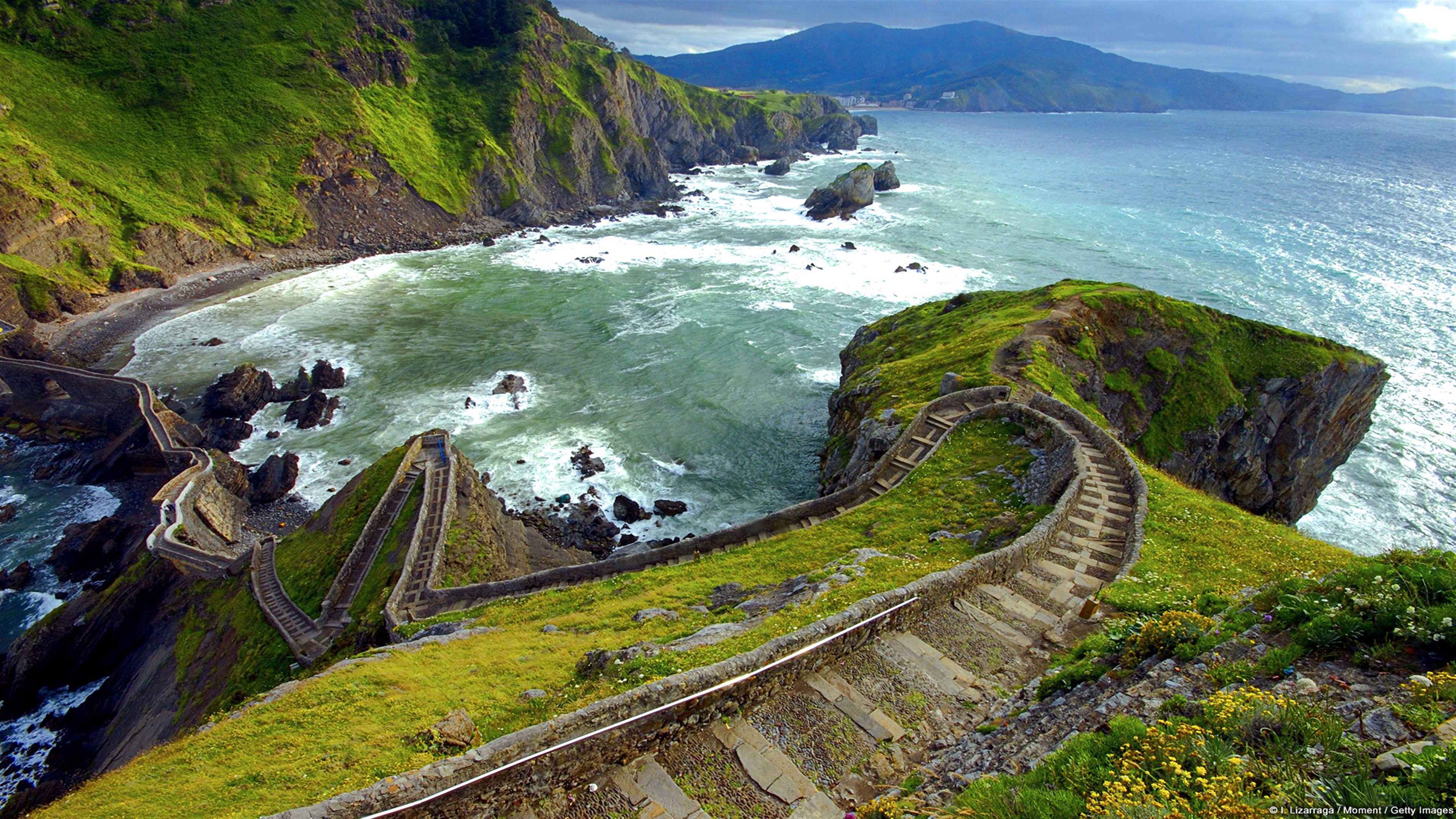 San Juan de Gaztelugatxe stairway 4K HD Wallpaper