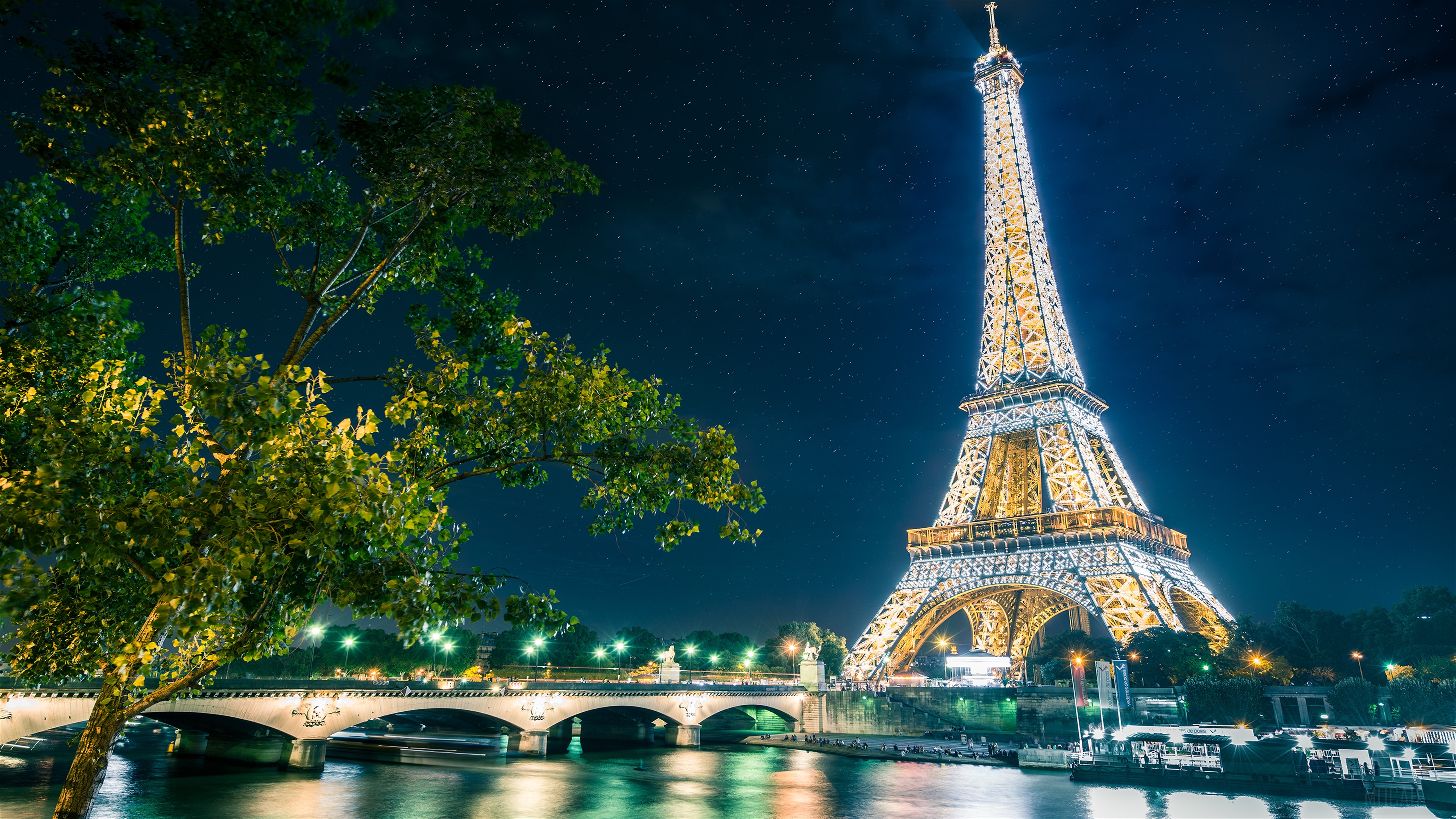 Eiffel Tower at Night in Paris 4K HD Wallpaper