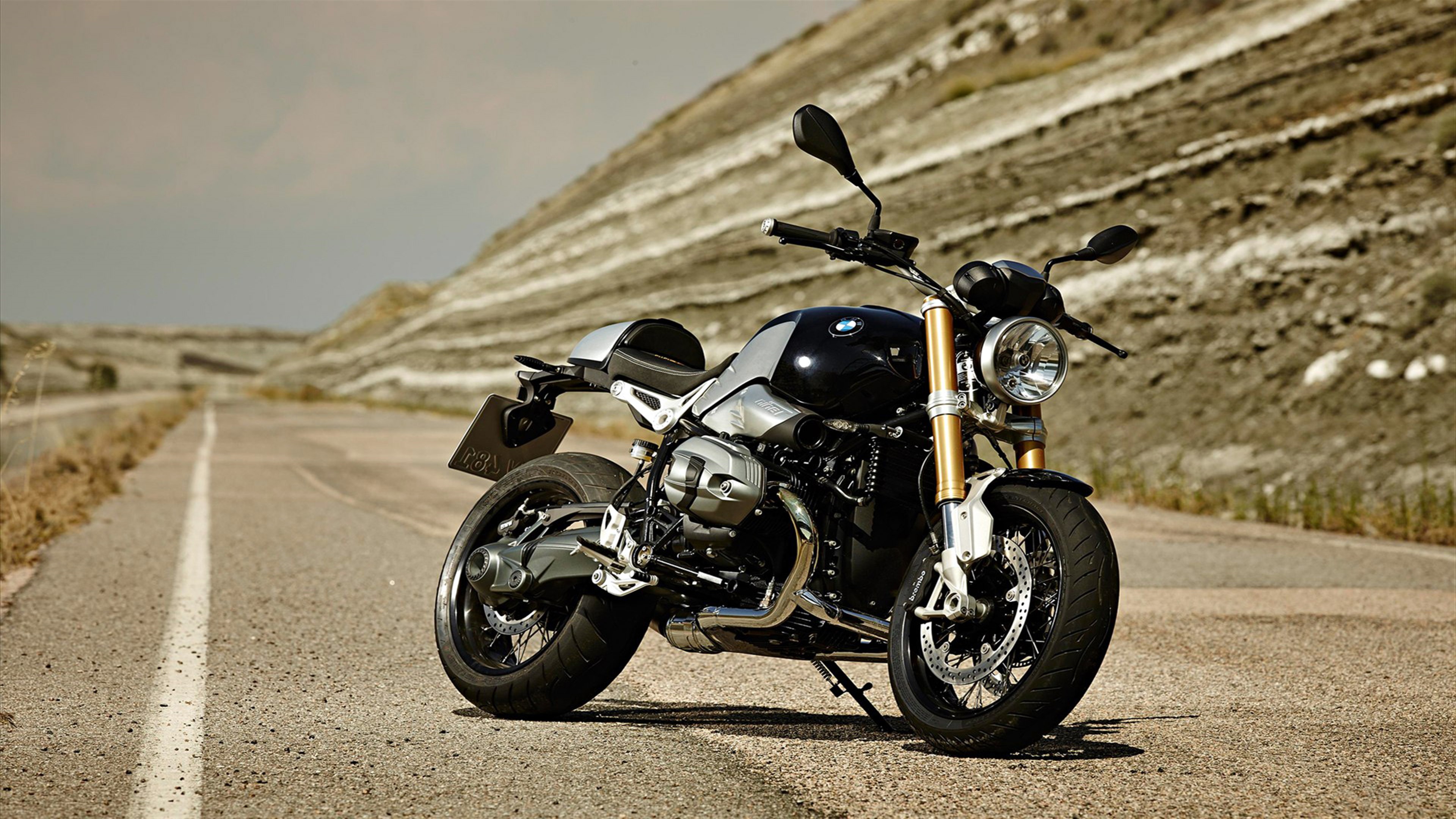 2014 BMW R nineT HD Wallpaper