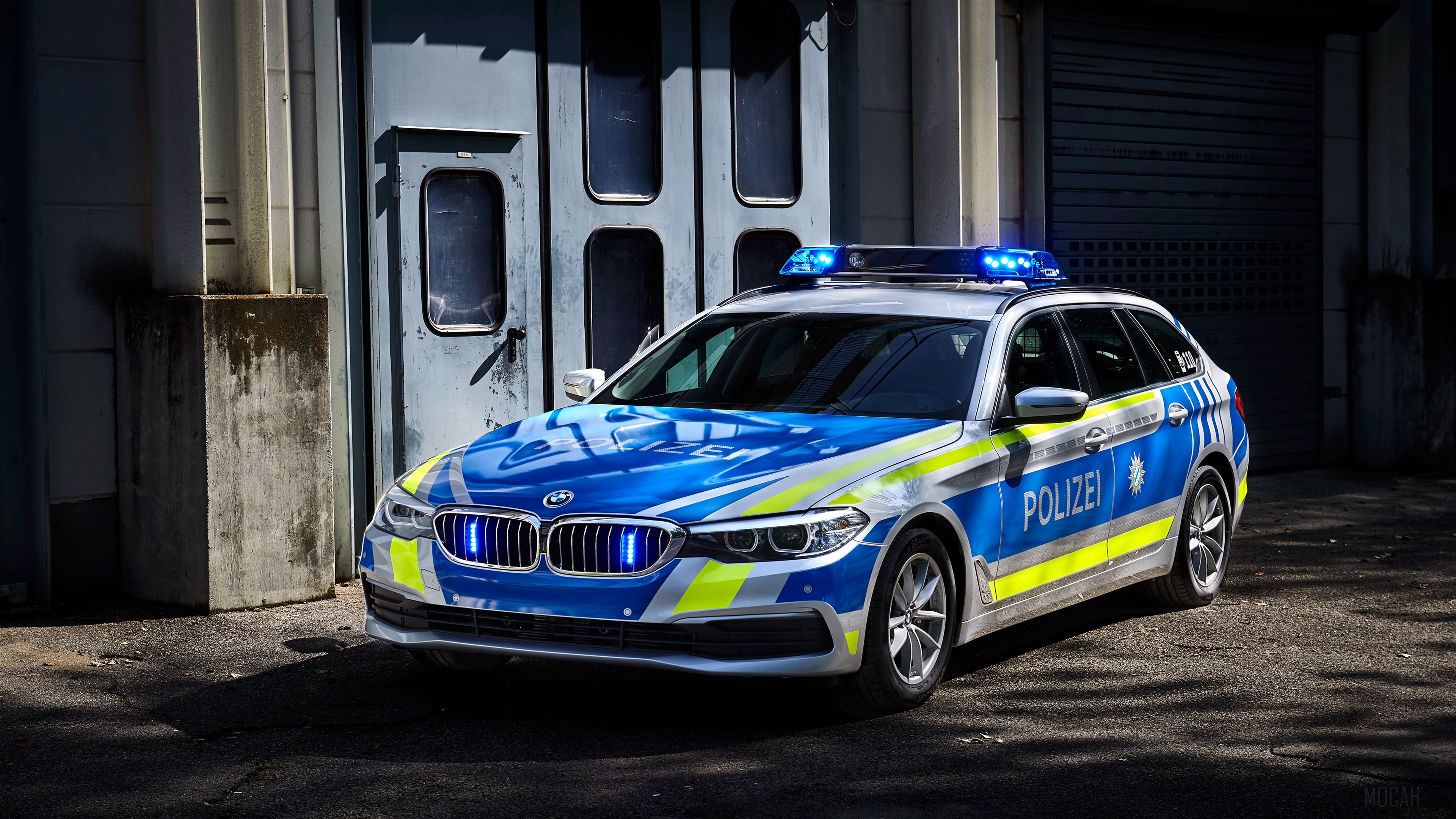 2017 BMW 530d xDrive Touring Polizei 4K HD Wallpaper