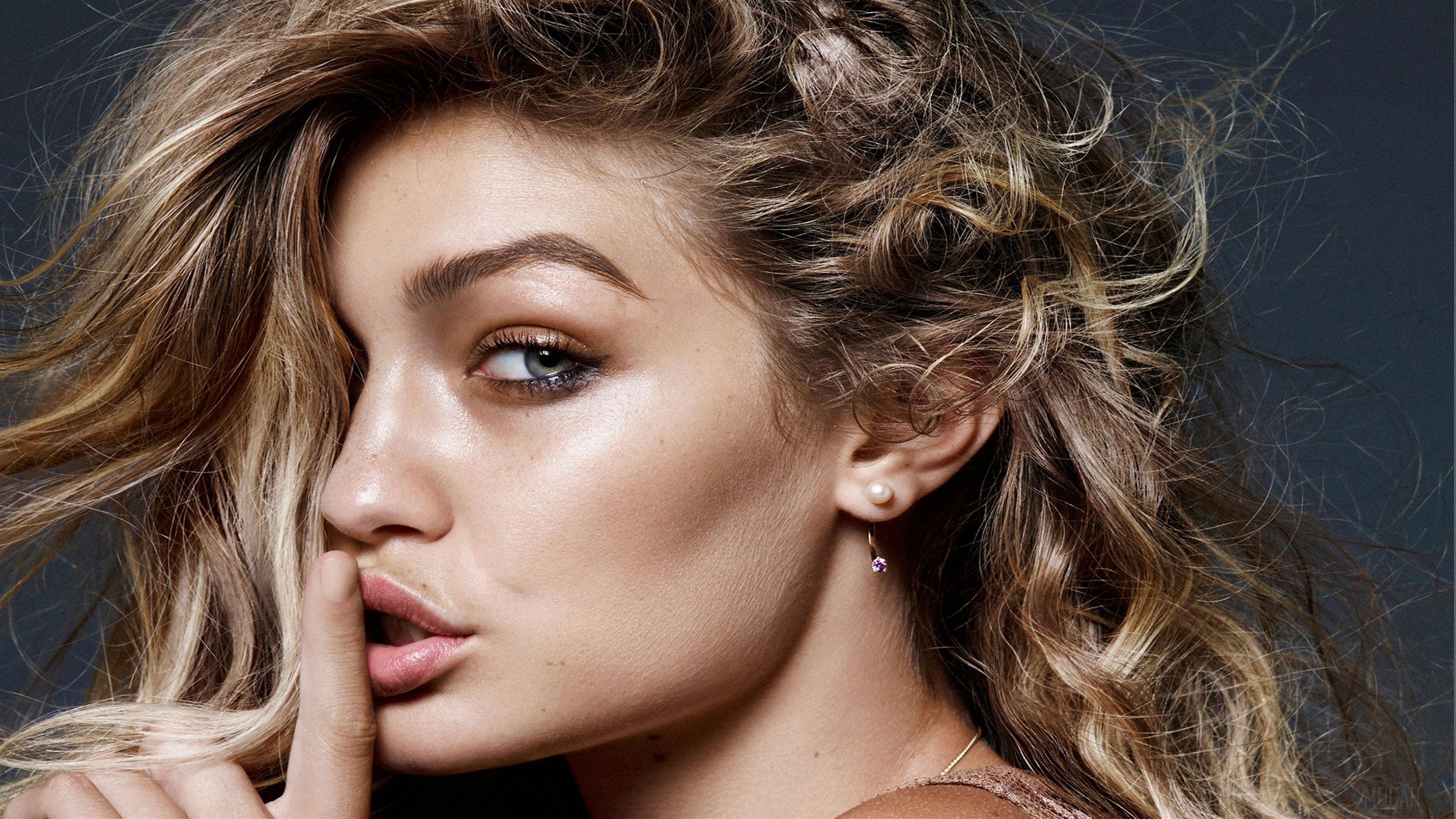 Gigi Hadid 4K HD Wallpaper