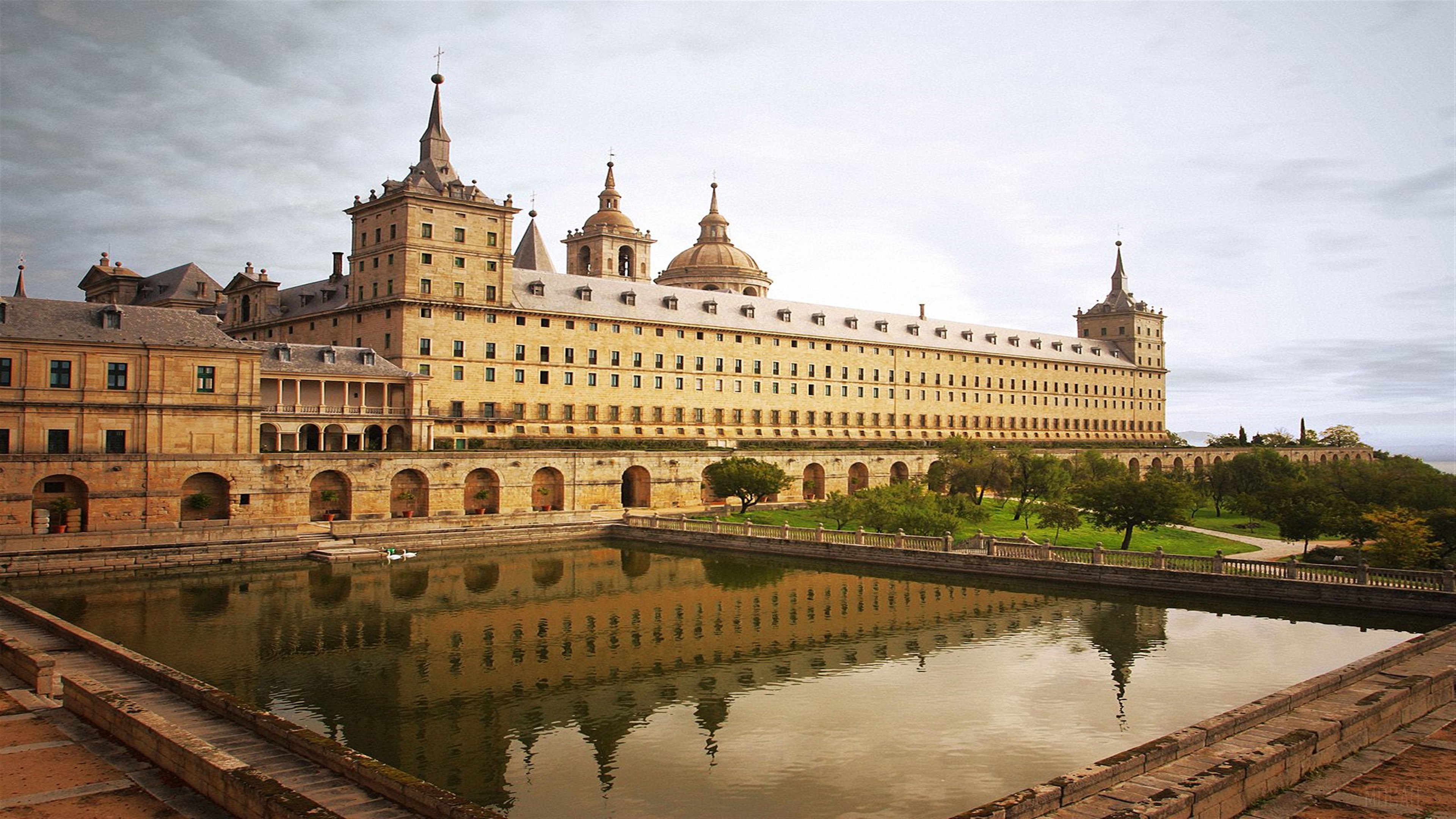 El Escorial Monastery in Spain 4K HD Wallpaper