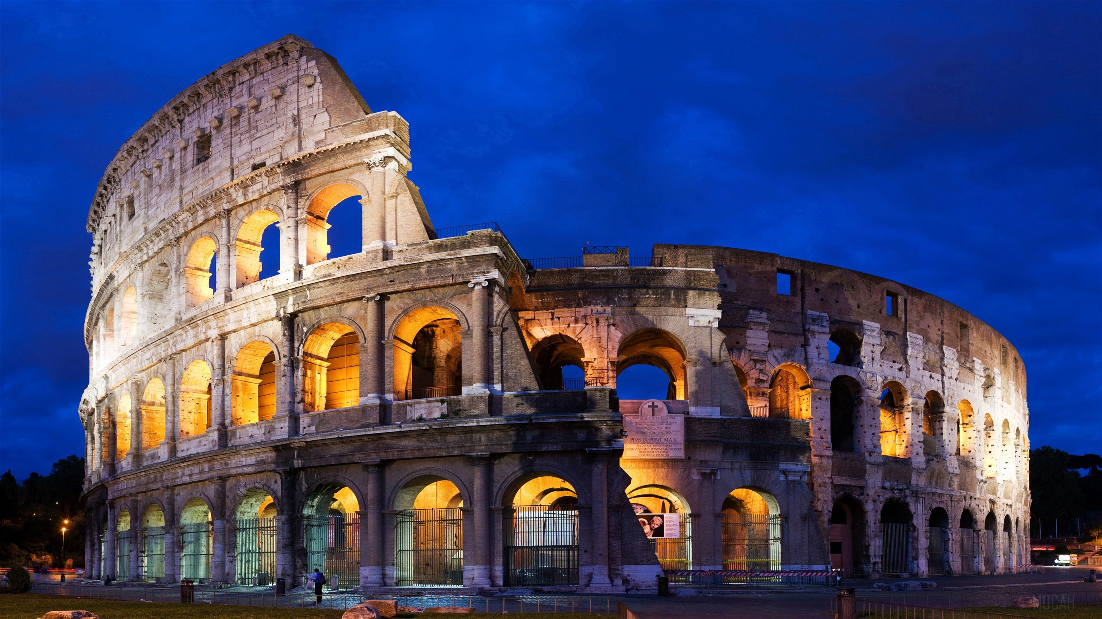 Colosseum in Rome HD Wallpaper