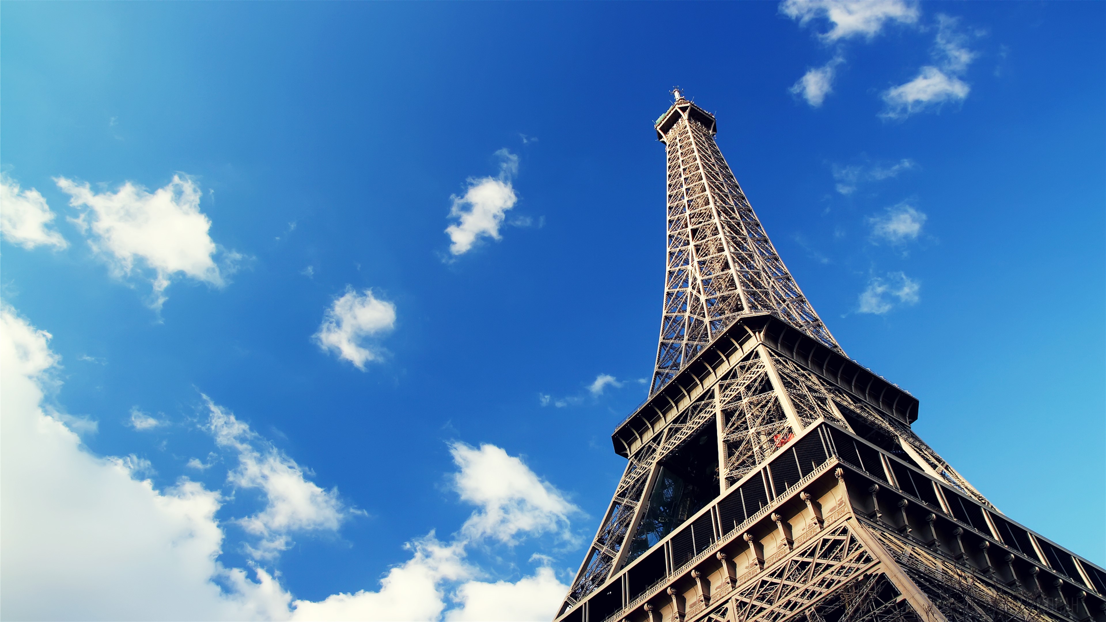 Eiffel Tower in Paris 4K HD Wallpaper