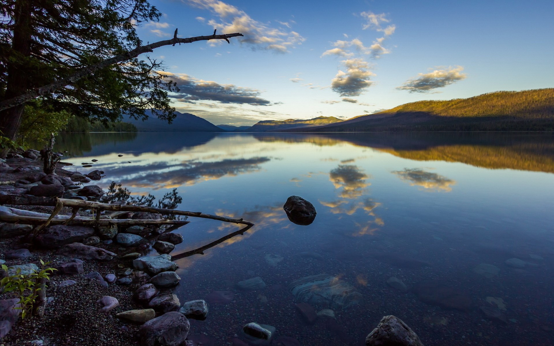 Lake reflection at sunset with mountains and trees HD Wallpaper