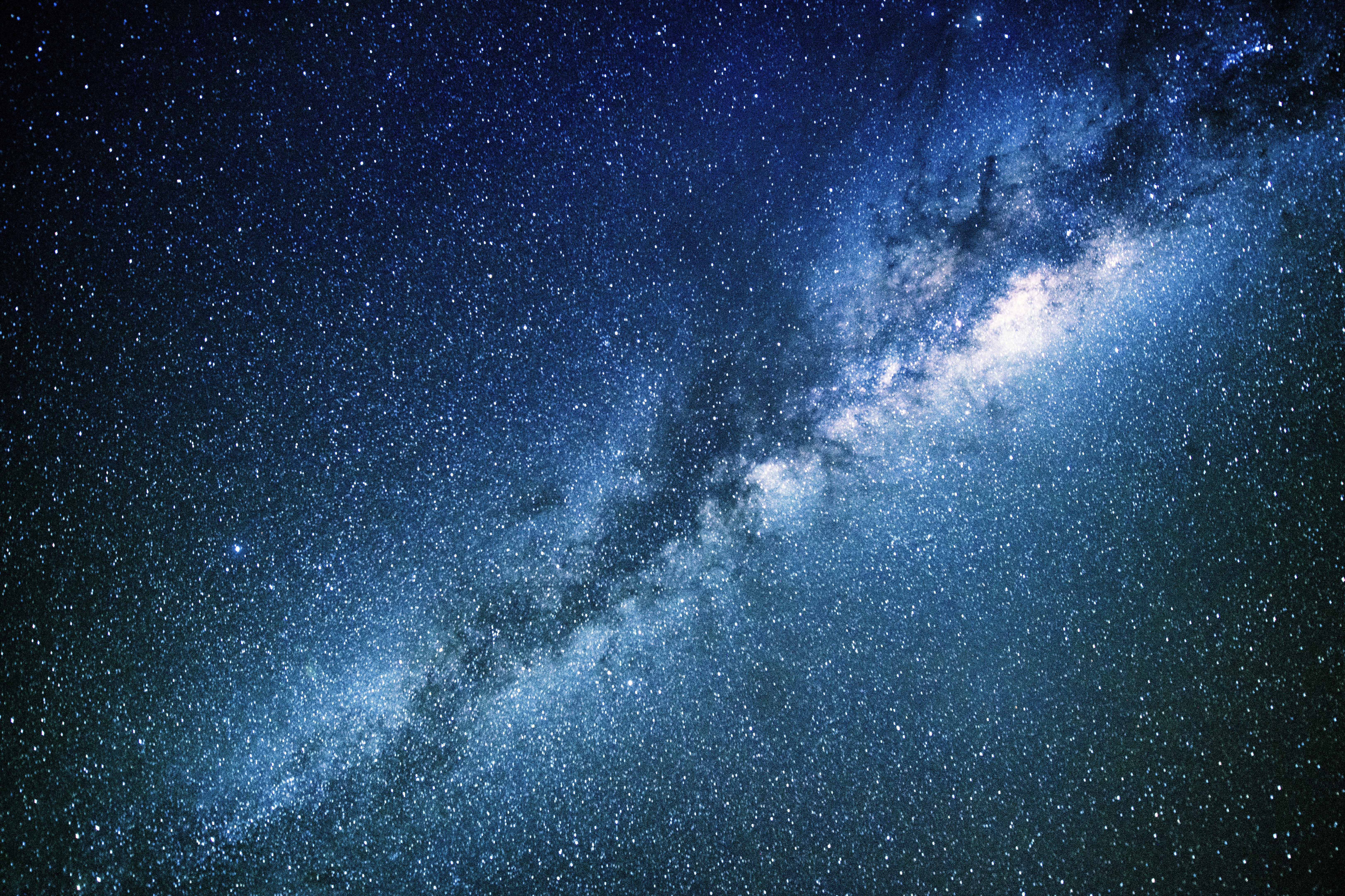 The Milky Way galaxy in deep space HD Wallpaper