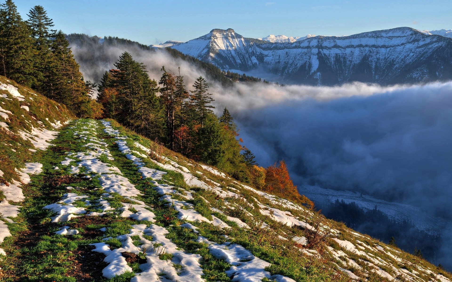 Mountain landscape with snow and fog HD Wallpaper