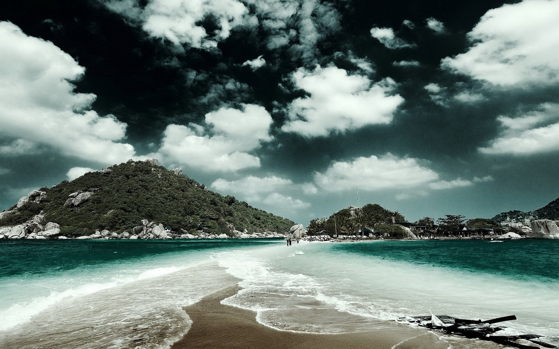 Beach with islands and dramatic clouds HD Wallpaper