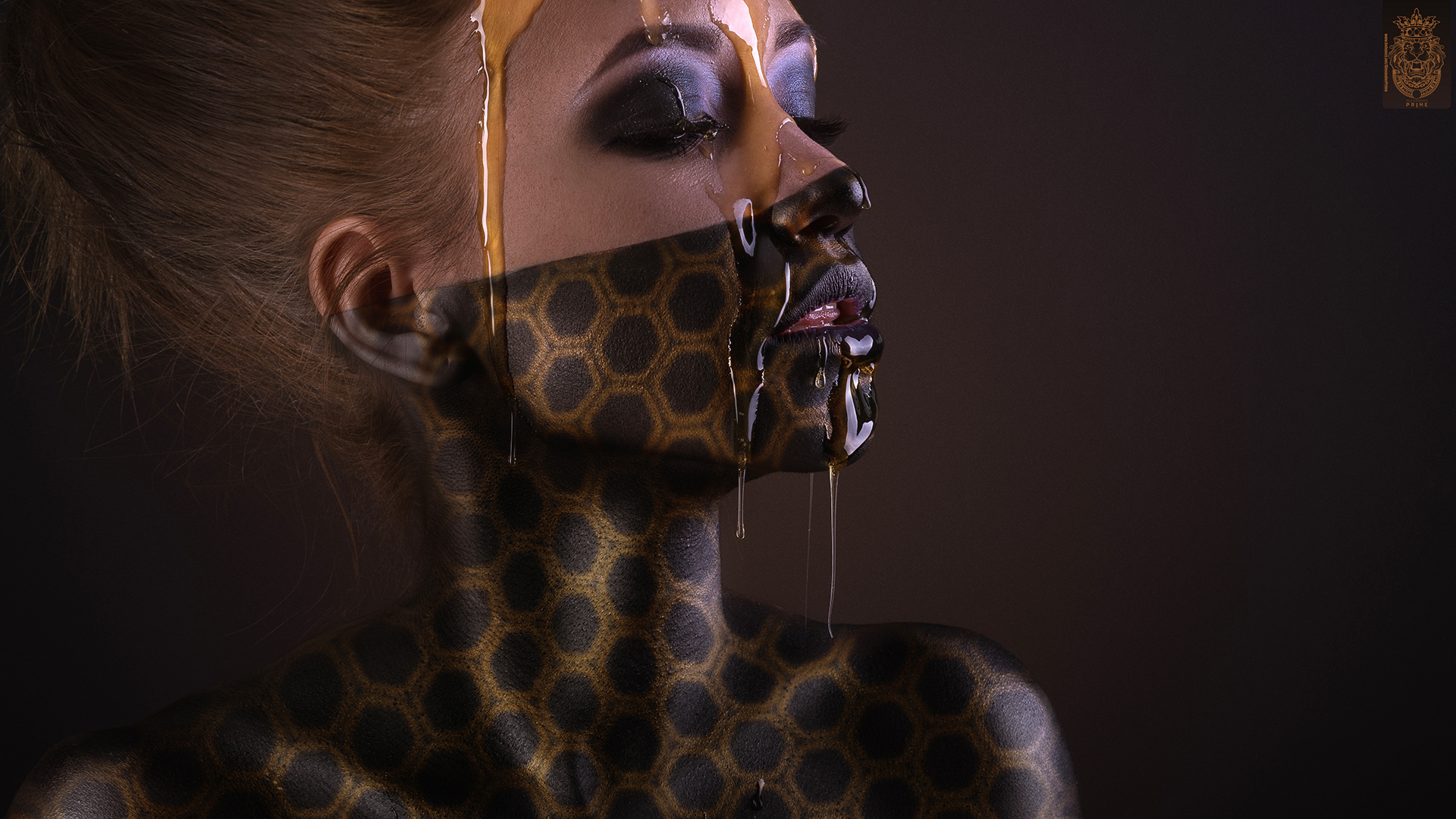 Woman with honey and honeycomb body paint by Alexander Prime HD Wallpaper