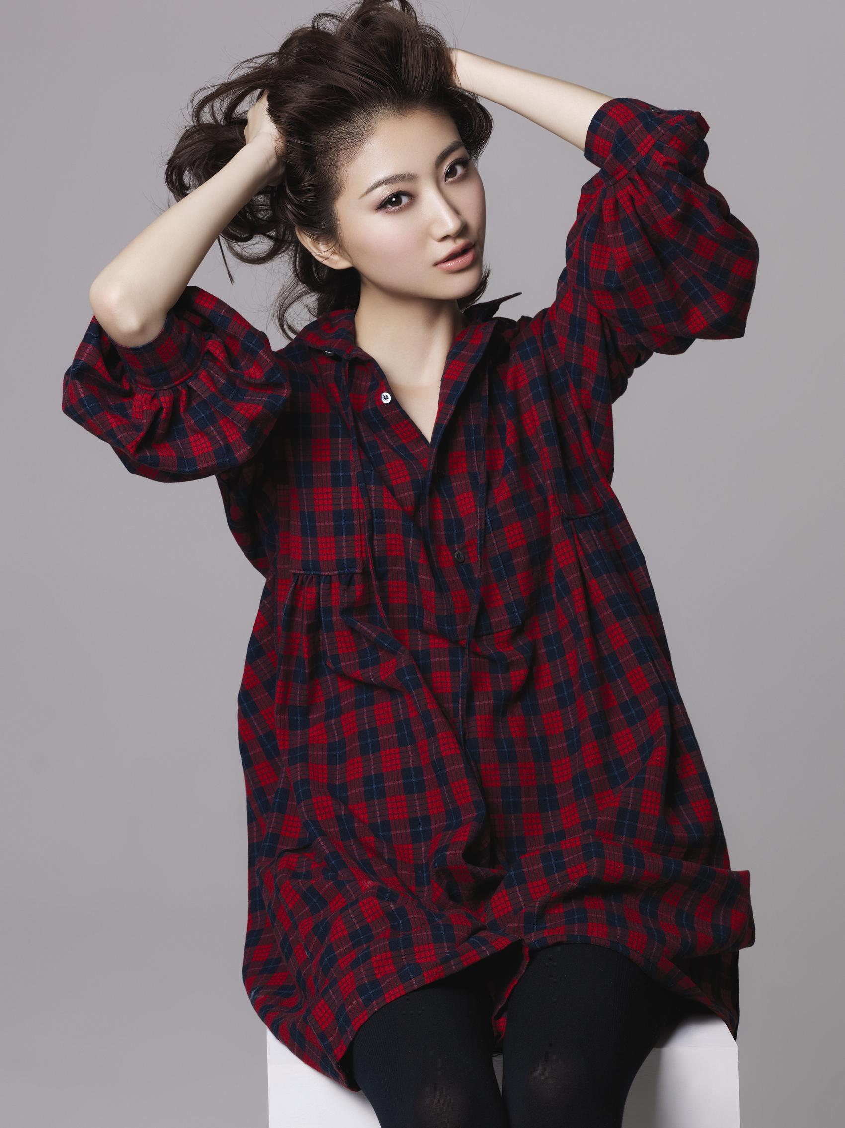 Jing Tian wearing a red plaid shirt HD Wallpaper