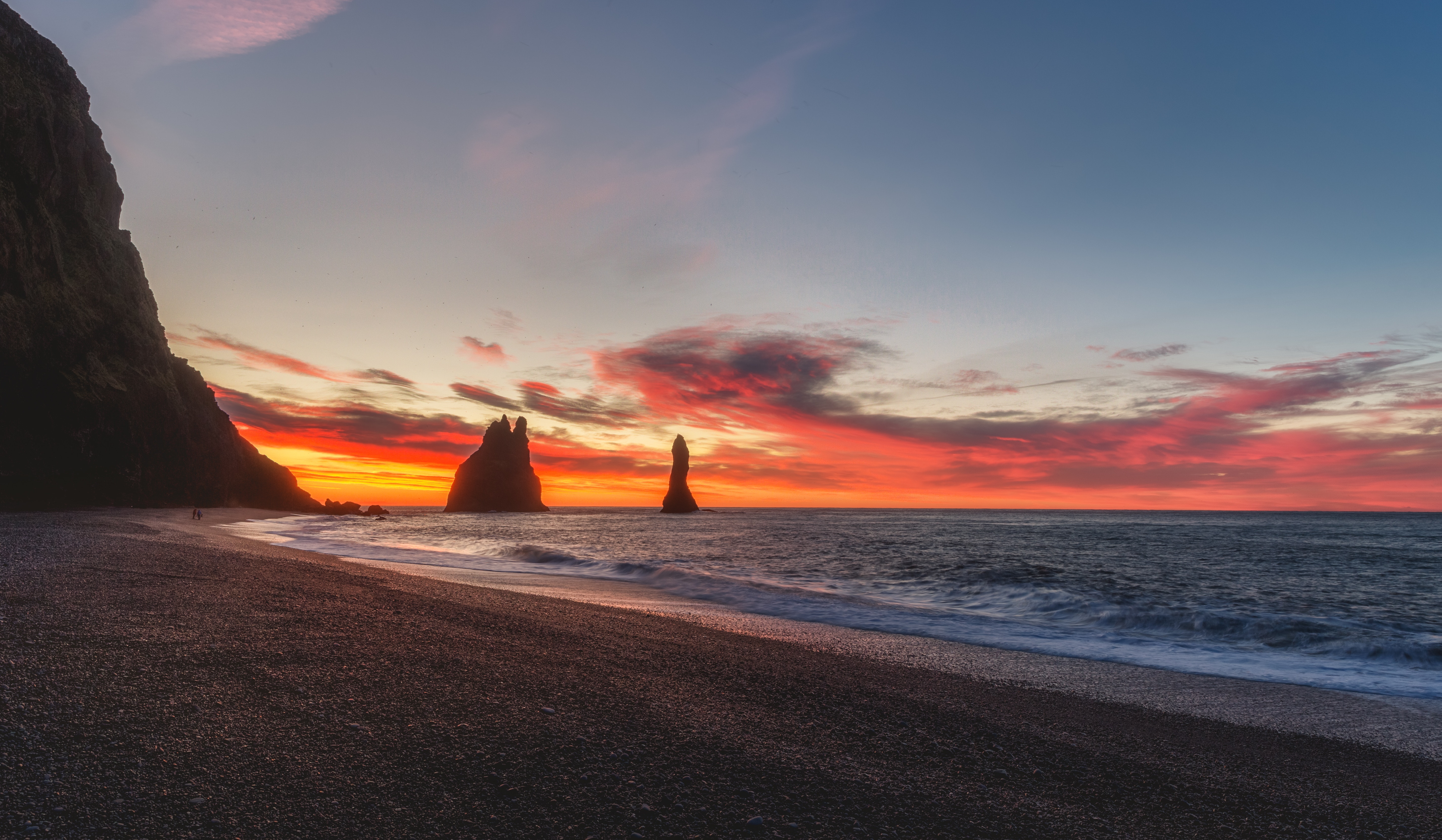 Reynisdrangar sea stacks at sunset, Iceland HD Wallpaper