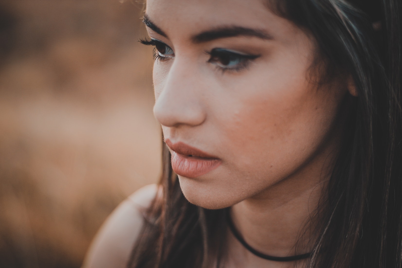 Woman with long hair wearing a choker HD Wallpaper