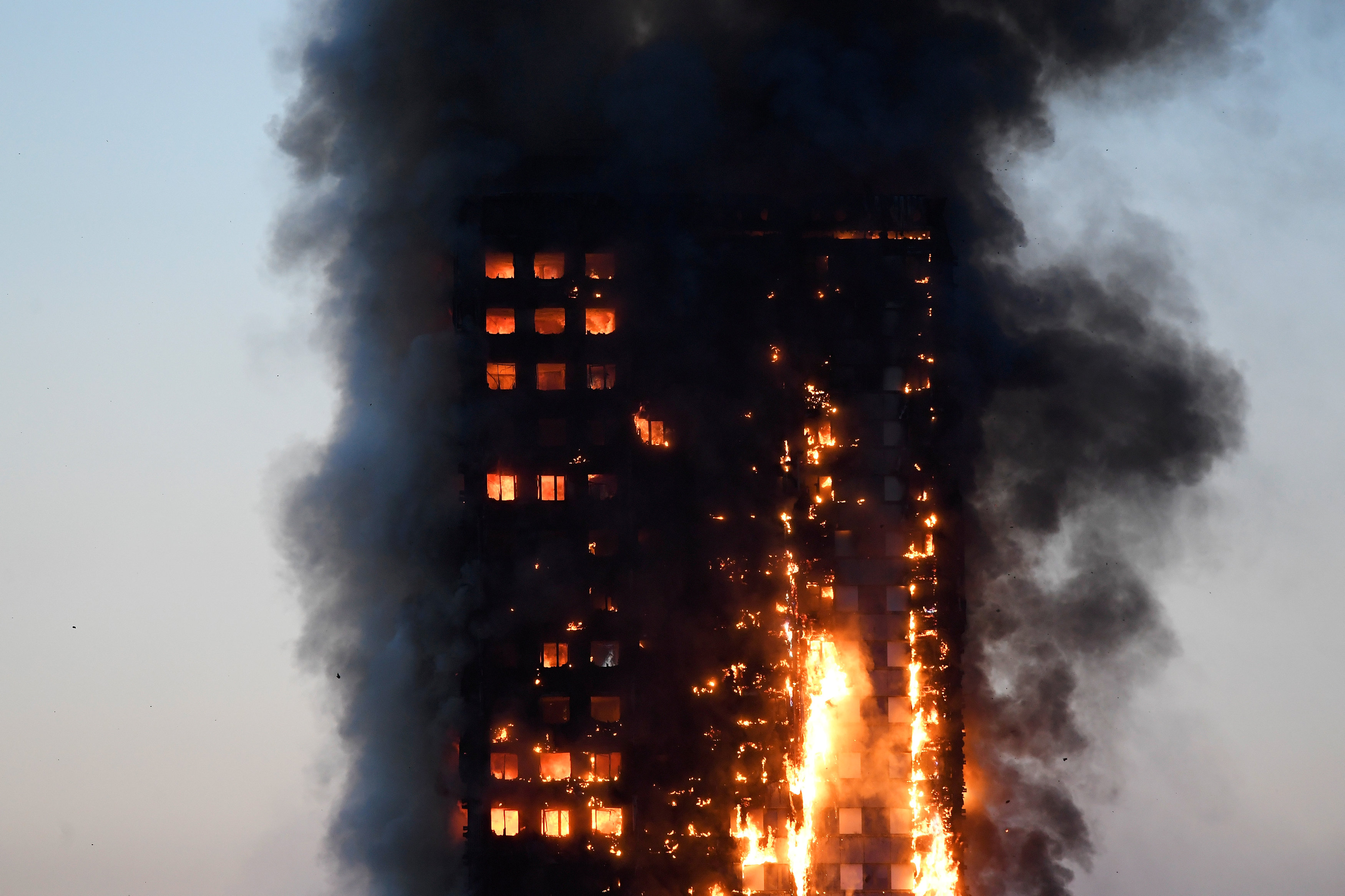 Grenfell Tower fire in London HD Wallpaper