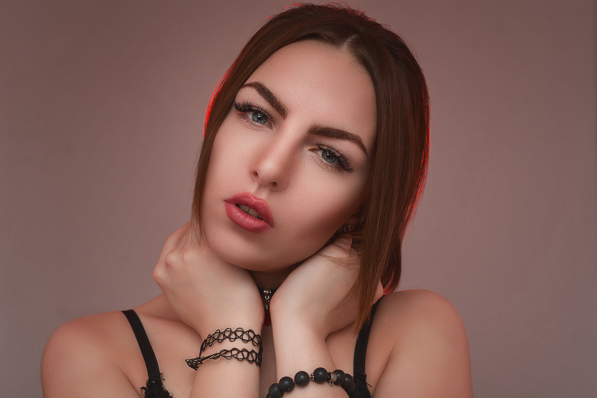 Woman with pink lipstick and chokers HD Wallpaper